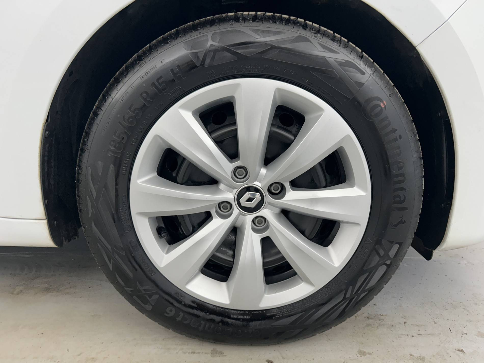Vente en ligne Renault Clio 5 Clio SCe 65 au prix de 13 790 €