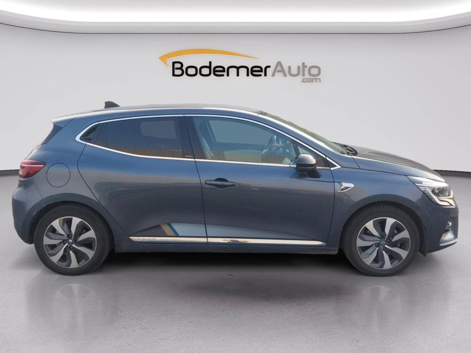 Vente en ligne Renault Clio 5 Clio E-Tech 140 - 21 au prix de 15 990 €