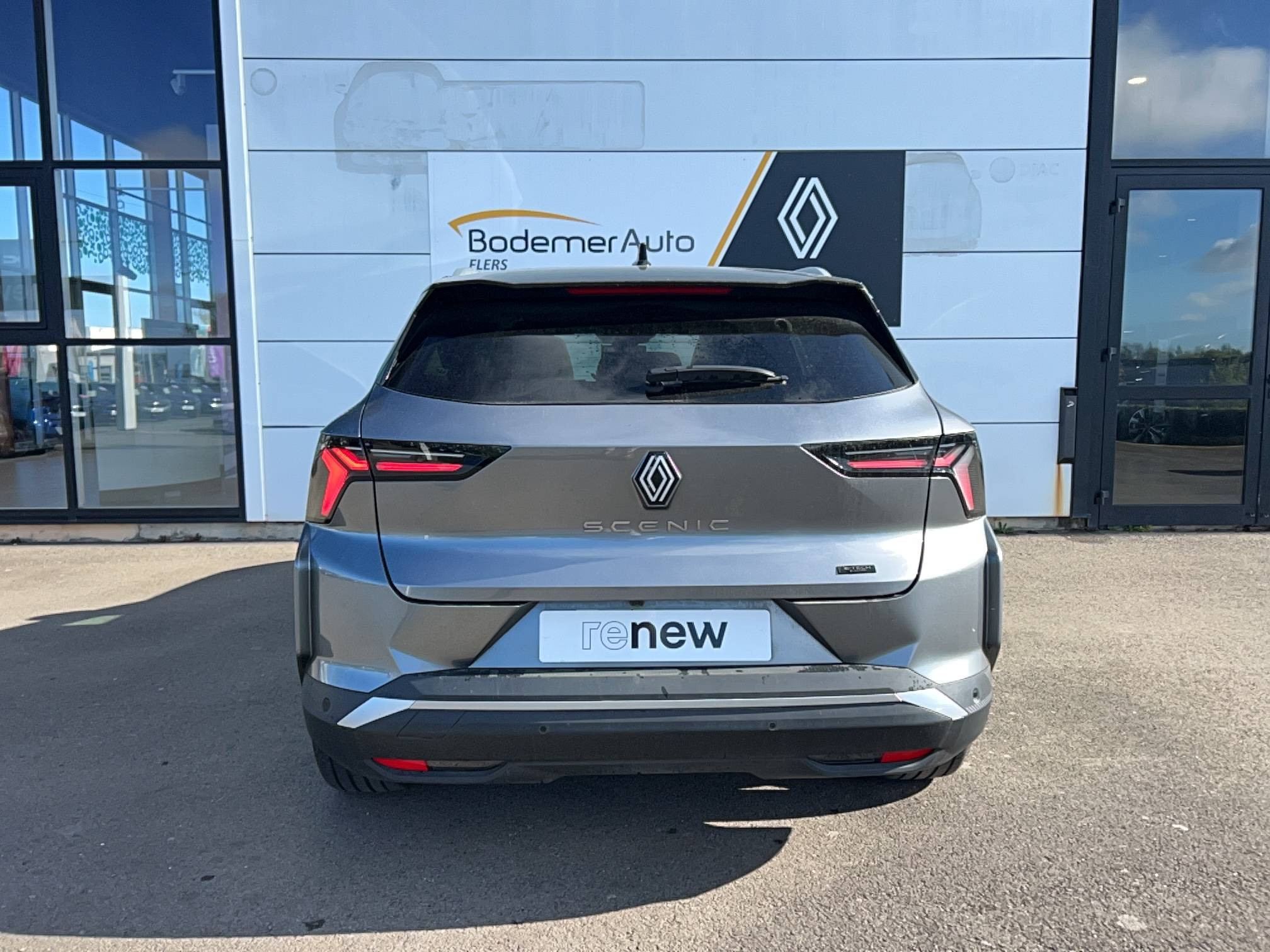 Vente en ligne Renault Scenic E-Tech  220 ch grande autonomie au prix de 37 990 €