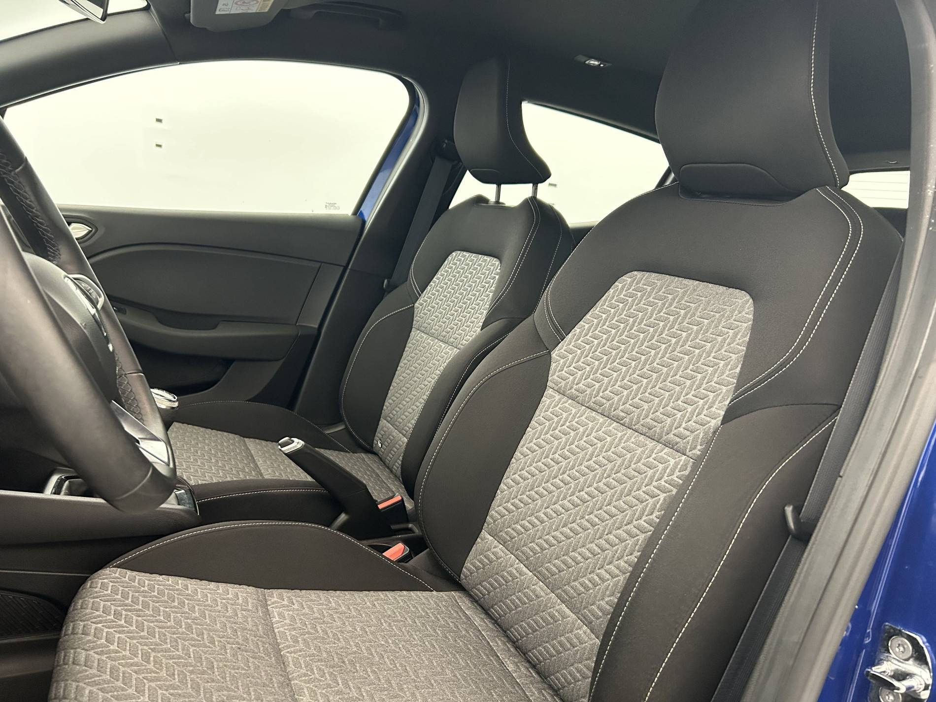 Vente en ligne Renault Clio 5 Clio TCe 90 - 21N au prix de 14 290 €