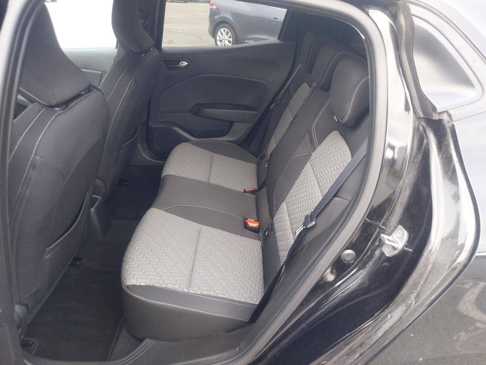 Vente en ligne Renault Clio 5 Clio E-Tech full hybrid 145 au prix de 16 990 €