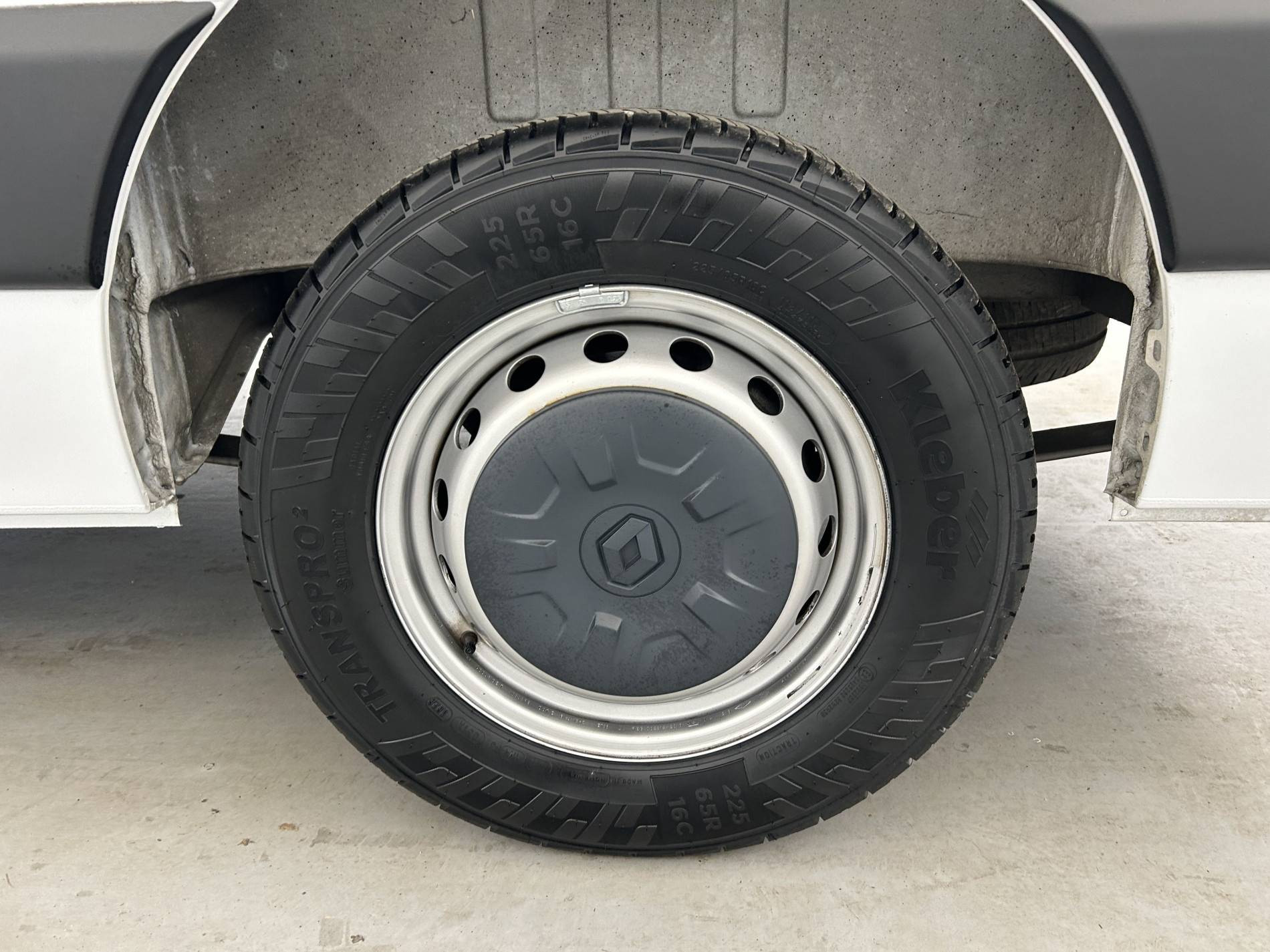 Vente en ligne Renault Master Fourgon MASTER FGN TRAC F3500 L2H2 BLUE DCI 135 au prix de 24 490 €