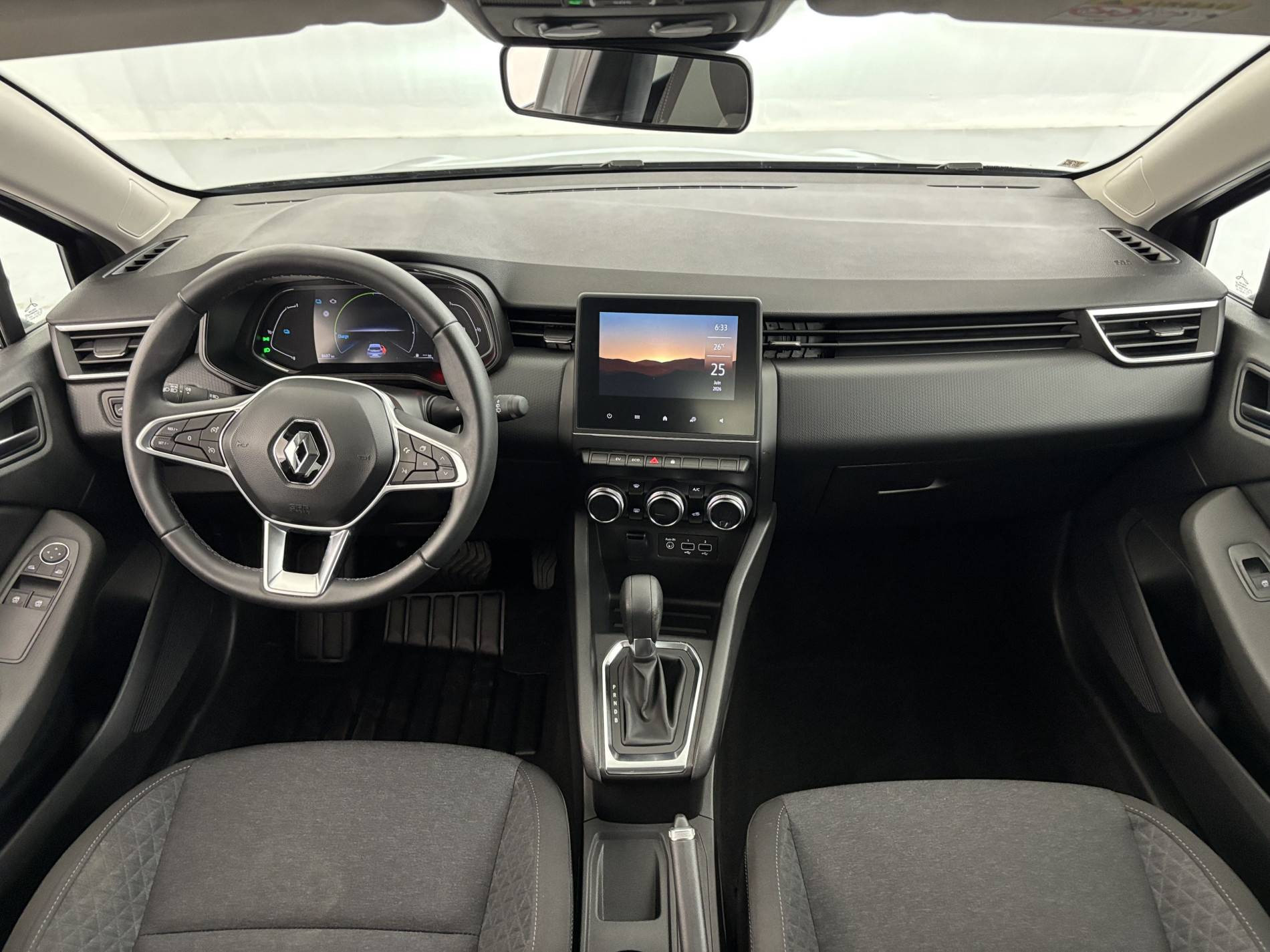Vente en ligne Renault Clio 5 Clio E-Tech full hybrid 145 au prix de 16 990 €