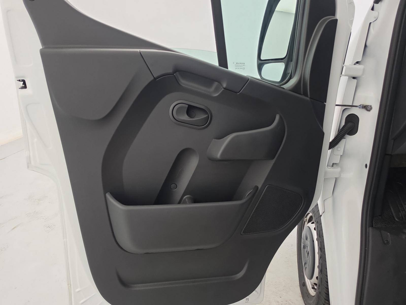 Vente en ligne Renault Master Fourgon MASTER FGN TRAC F3500 L3H3 BLUE DCI 135 au prix de 26 490 €