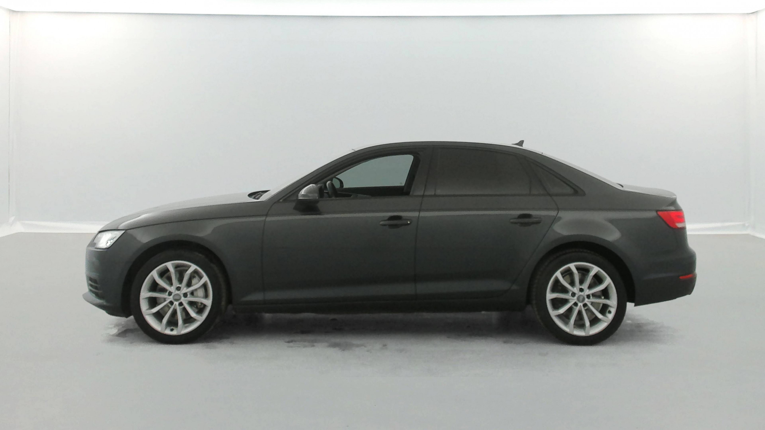 Vente en ligne Audi A4  2.0 TFSI 252 S tronic 7 Quattro au prix de 21 490 €
