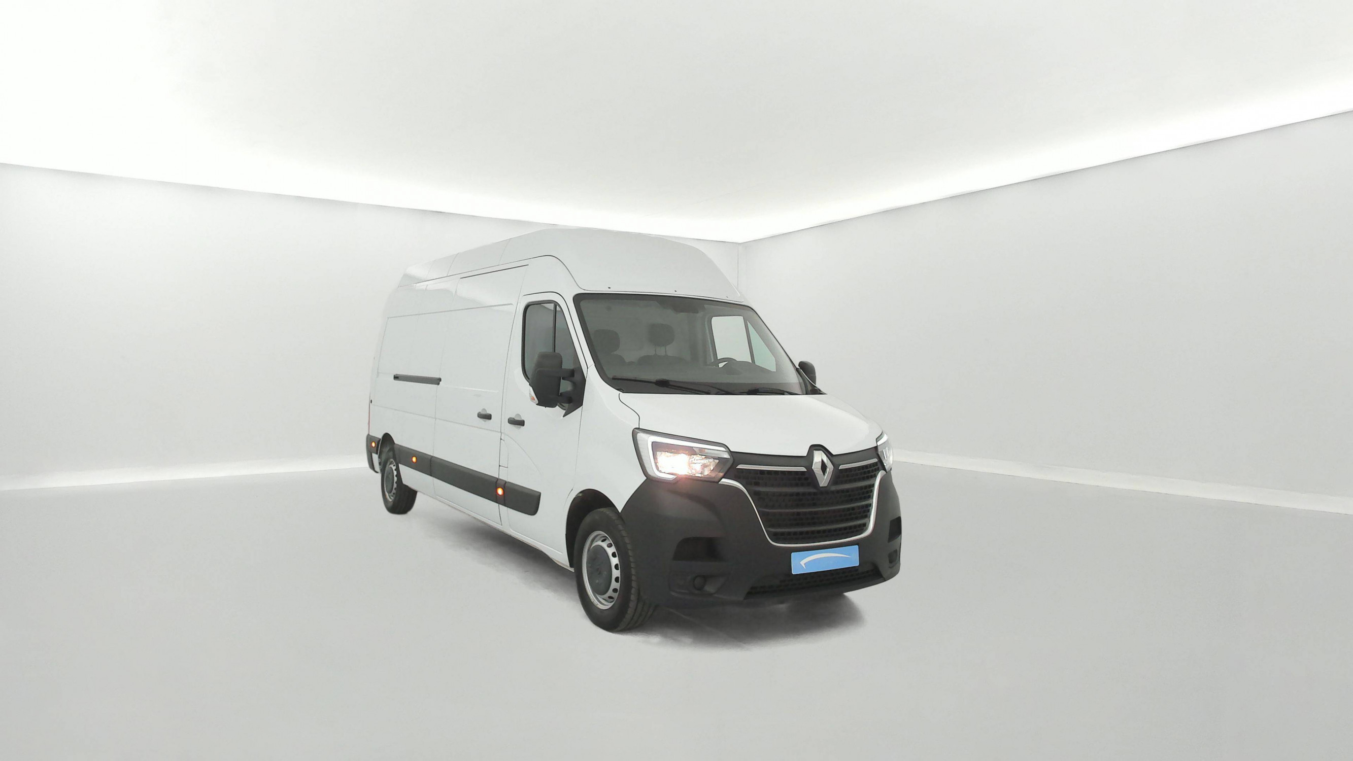 Vente en ligne Renault Master Fourgon MASTER FGN TRAC F3500 L3H3 BLUE DCI 135 au prix de 28 790 €