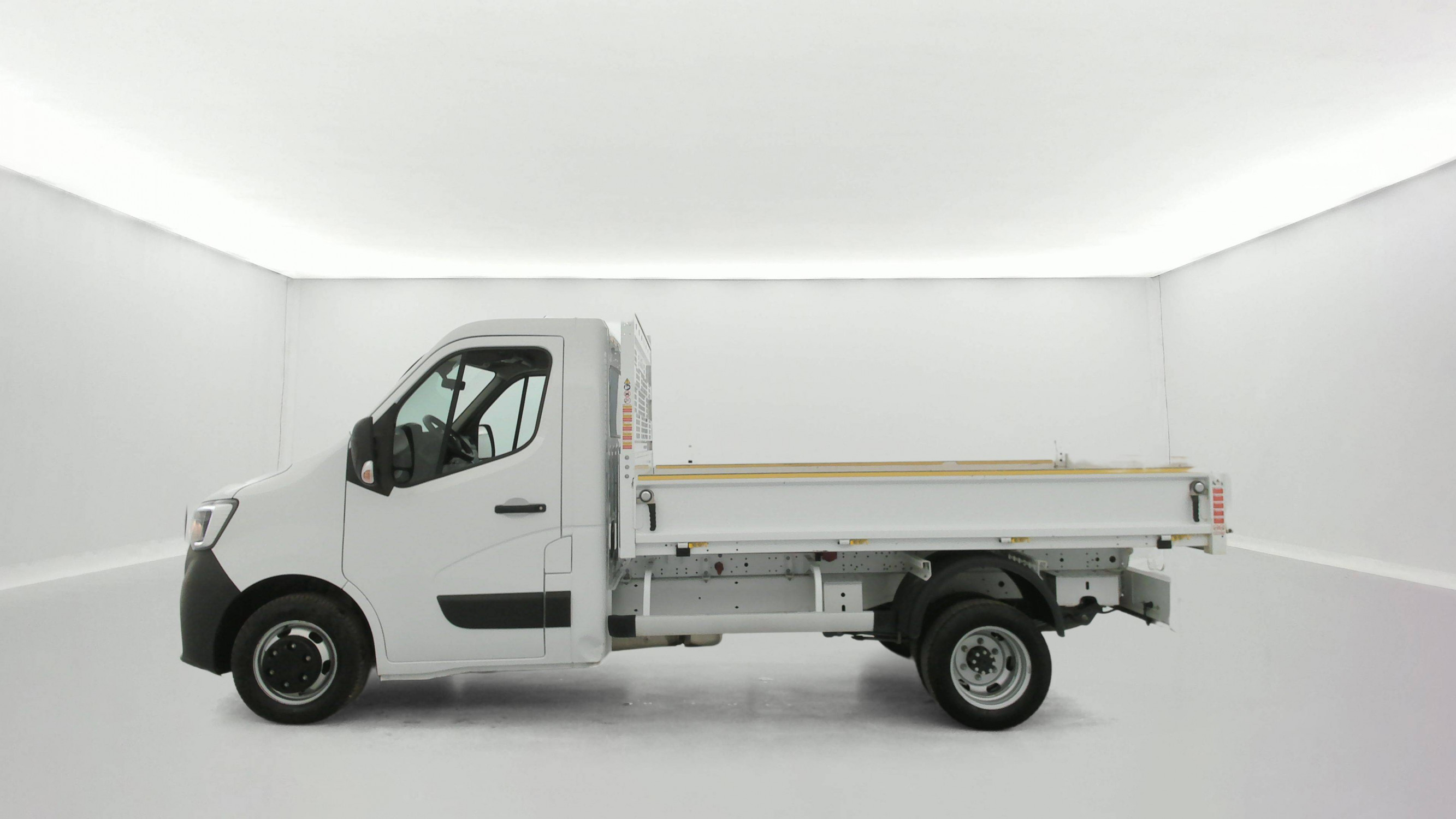 Vente en ligne Renault Master 3 Châssis Cabine MASTER CC PROP RJ3500 L2 PAFC BLUE DCI 130 EURO VI au prix de 32 990 €