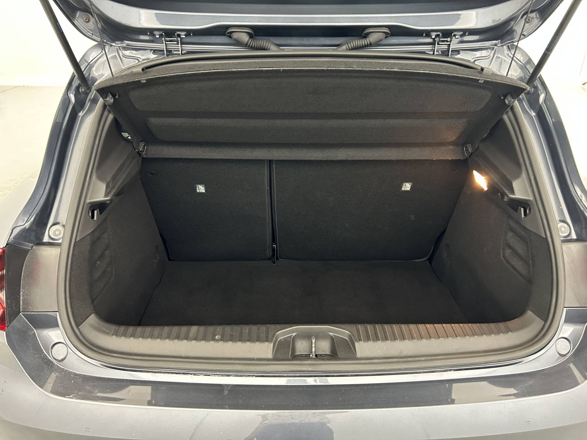 Vente en ligne Renault Clio 5 Clio E-Tech 140 - 21N au prix de 17 000 €