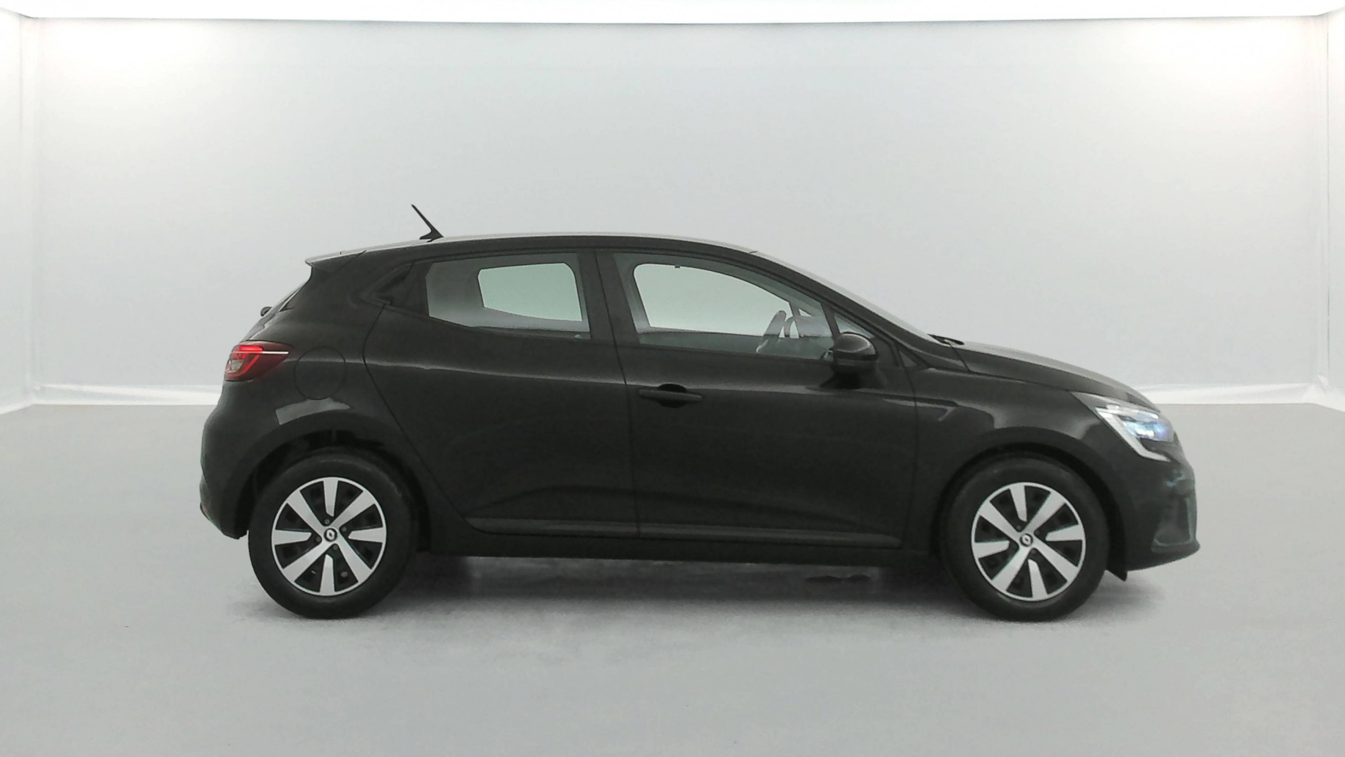 Vente en ligne Renault Clio 5 Clio TCe 90 au prix de 12 890 €