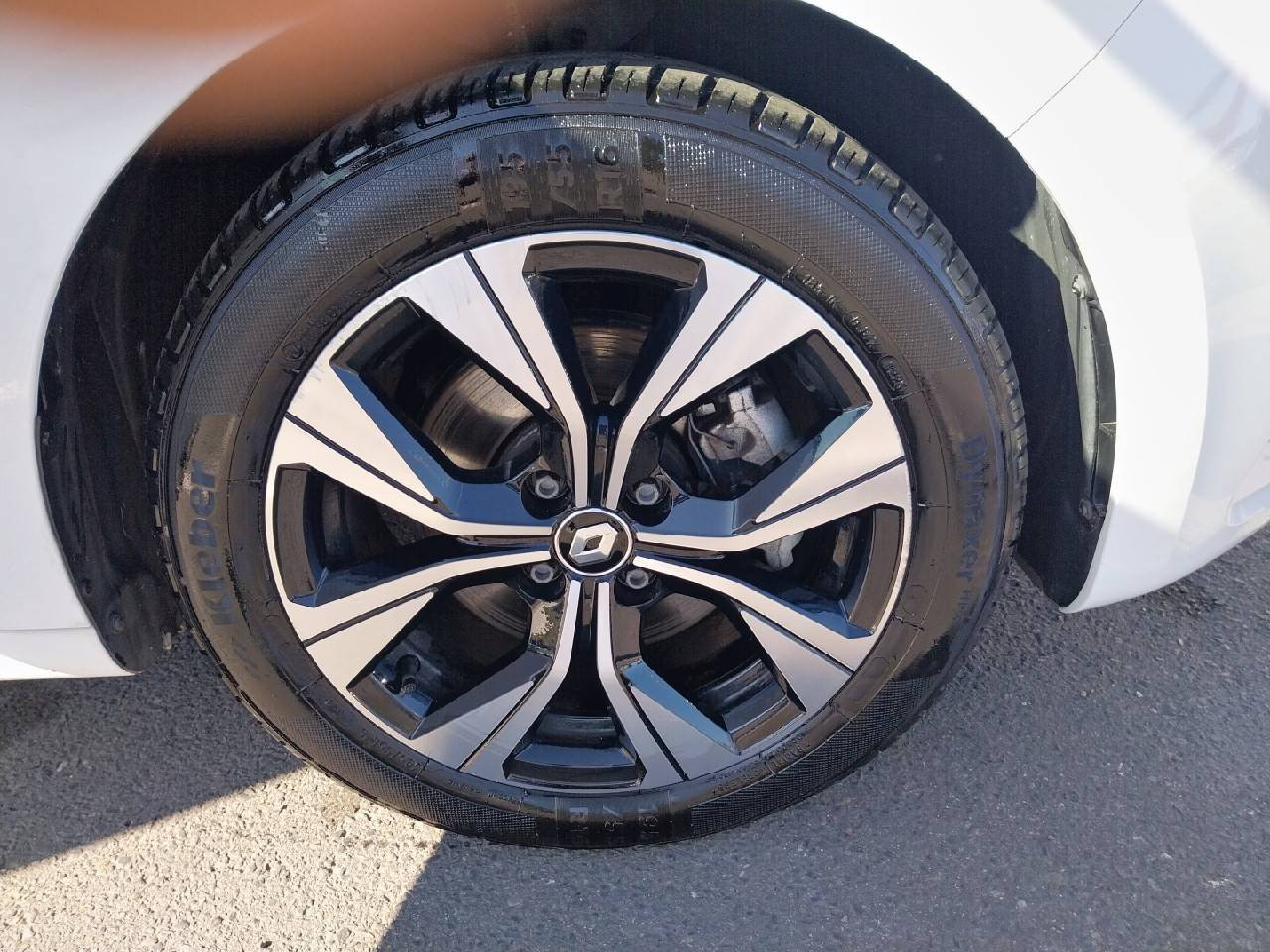 Vente en ligne Renault Clio 5 Clio E-Tech hybride 145 au prix de 16 490 €