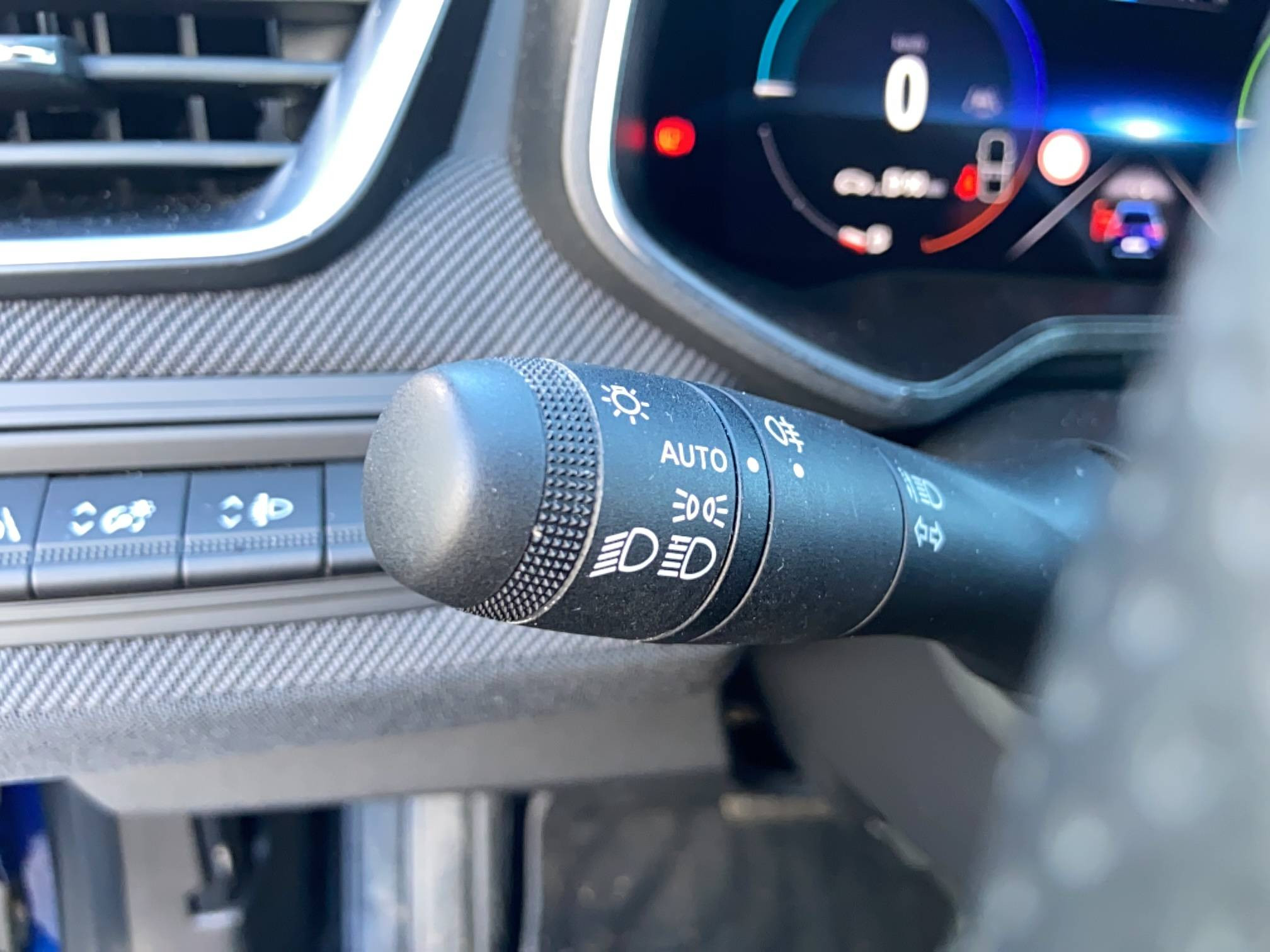 Vente en ligne Renault Clio 5 Clio E-Tech full hybrid 145 au prix de 20 990 €