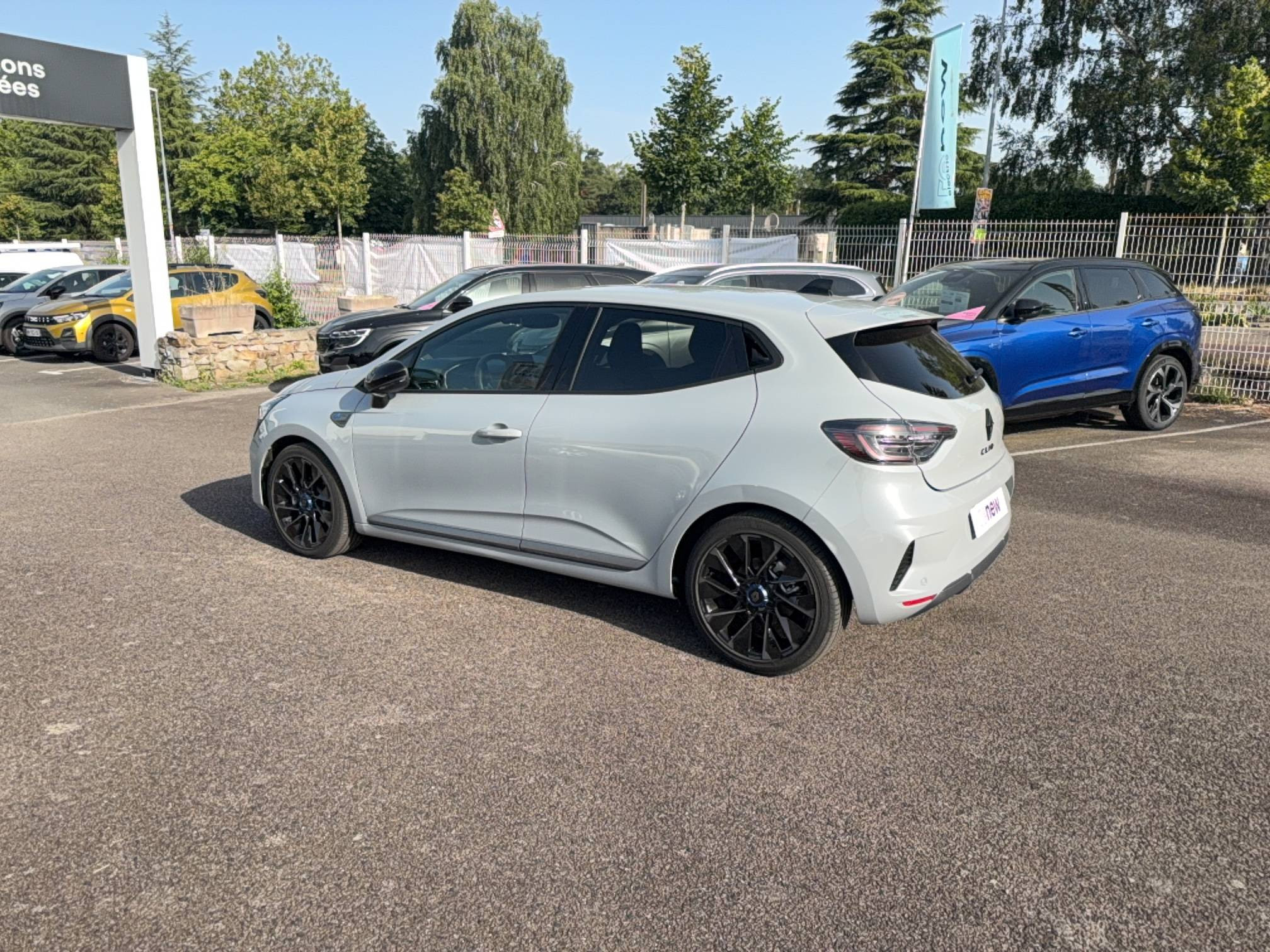 Vente en ligne Renault Clio 5 Clio E-Tech full hybrid 145 ch GSR2 au prix de 22 990 €