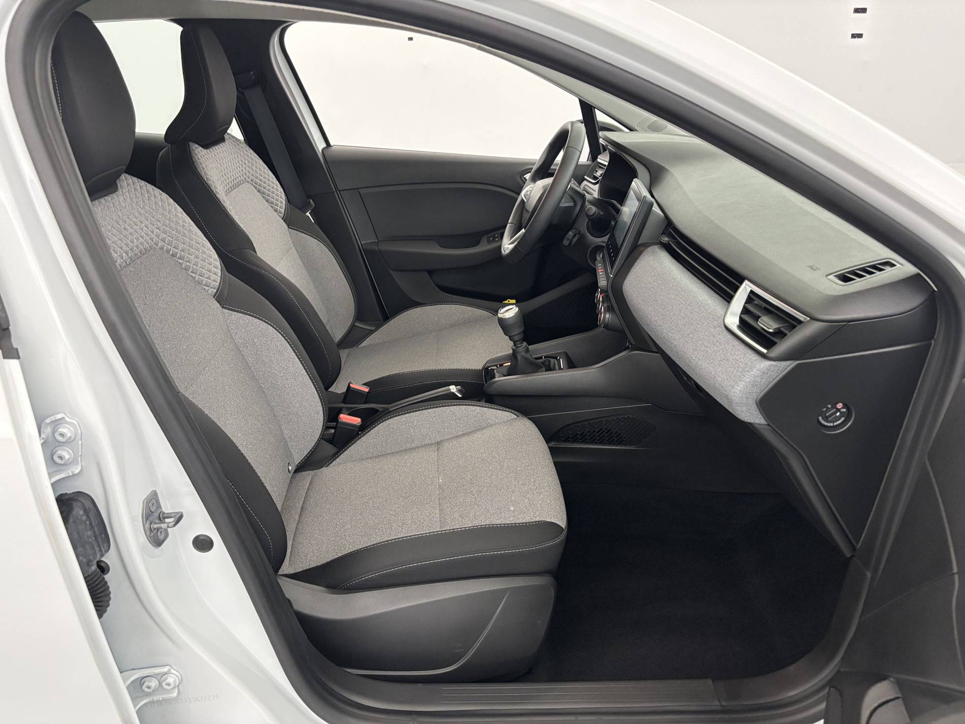 Vente en ligne Renault Clio 5 Clio Eco-G 100 ch GSR2 au prix de 14 200 €