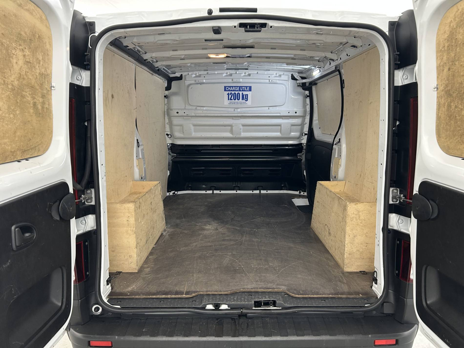 Vente en ligne Renault Trafic 3 Fourgon TRAFIC FG BLUE DCI 130 L1H1 3T GSR2 au prix de 24 390 €