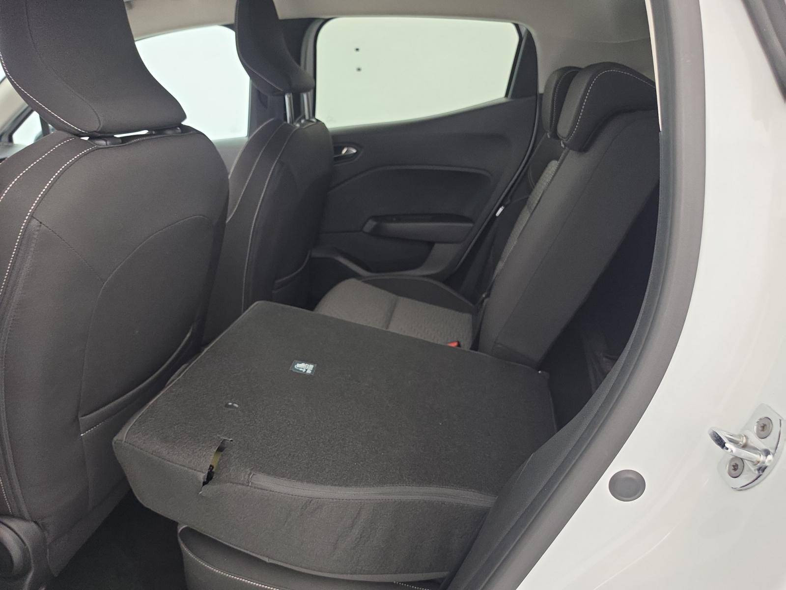 Vente en ligne Renault Clio 5 Clio E-Tech full hybrid 145 au prix de 15 990 €