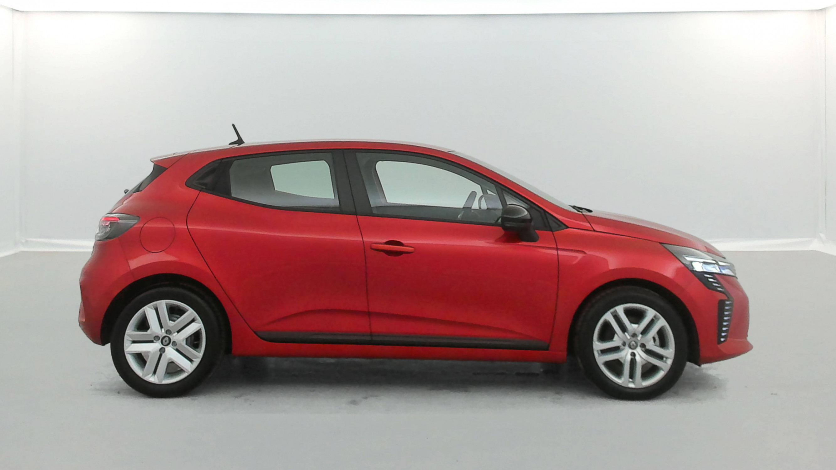 Vente en ligne Renault Clio 5 Clio E-Tech full hybrid 145 ch GSR2 au prix de 19 290 €