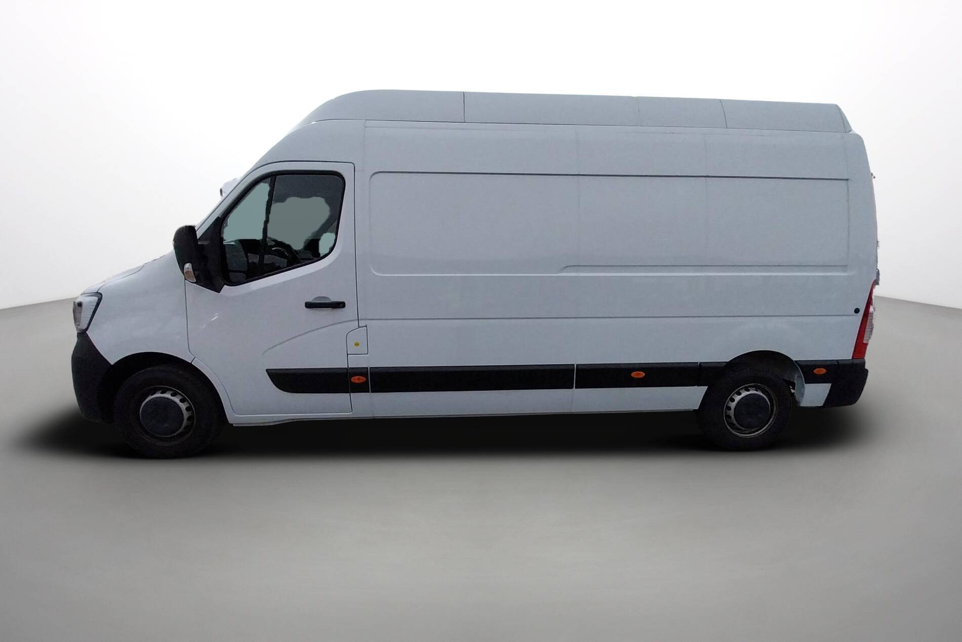 Vente en ligne Renault Master Fourgon MASTER FGN TRAC F3500 L3H3 BLUE DCI 135 au prix de 29 790 €