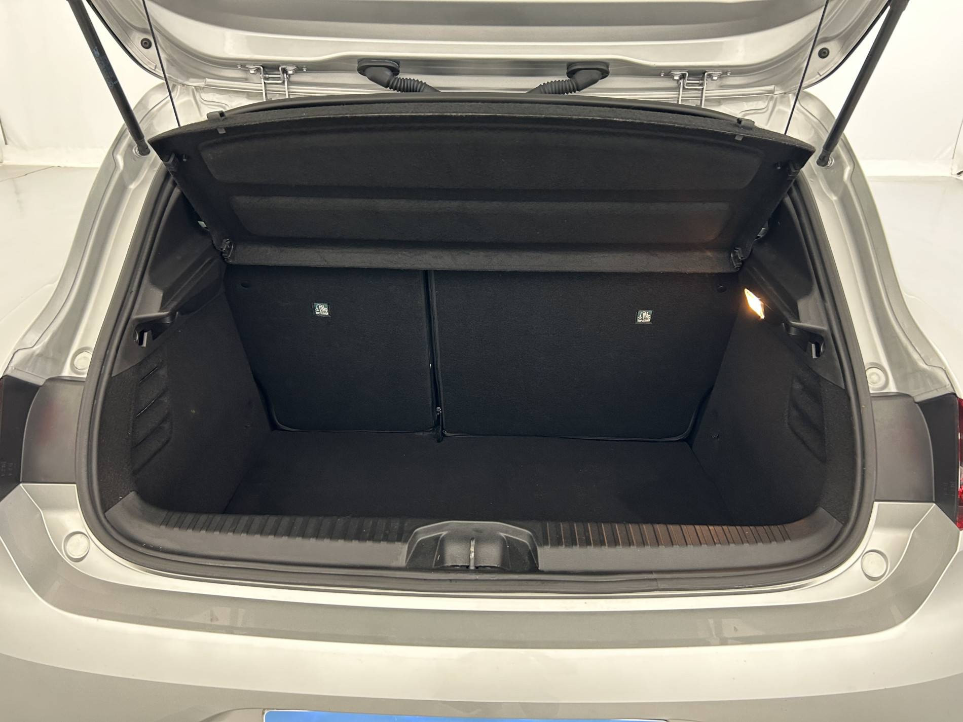 Vente en ligne Renault Clio 5 Clio E-Tech 140 - 21N au prix de 16 890 €