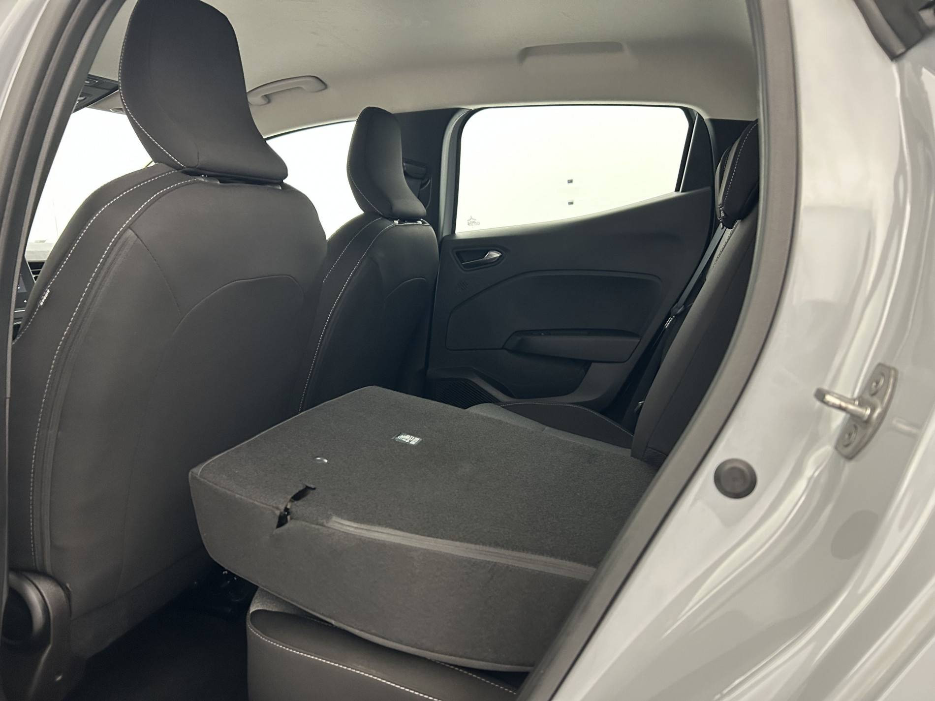 Vente en ligne Renault Clio 5 Clio E-Tech full hybrid 145 ch GSR2 au prix de 19 800 €