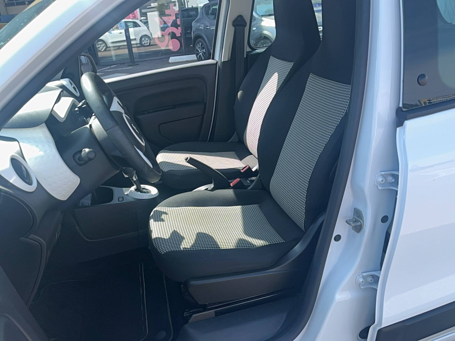Vente en ligne Renault Twingo Electrique Twingo III E-Tech au prix de 12 491 €