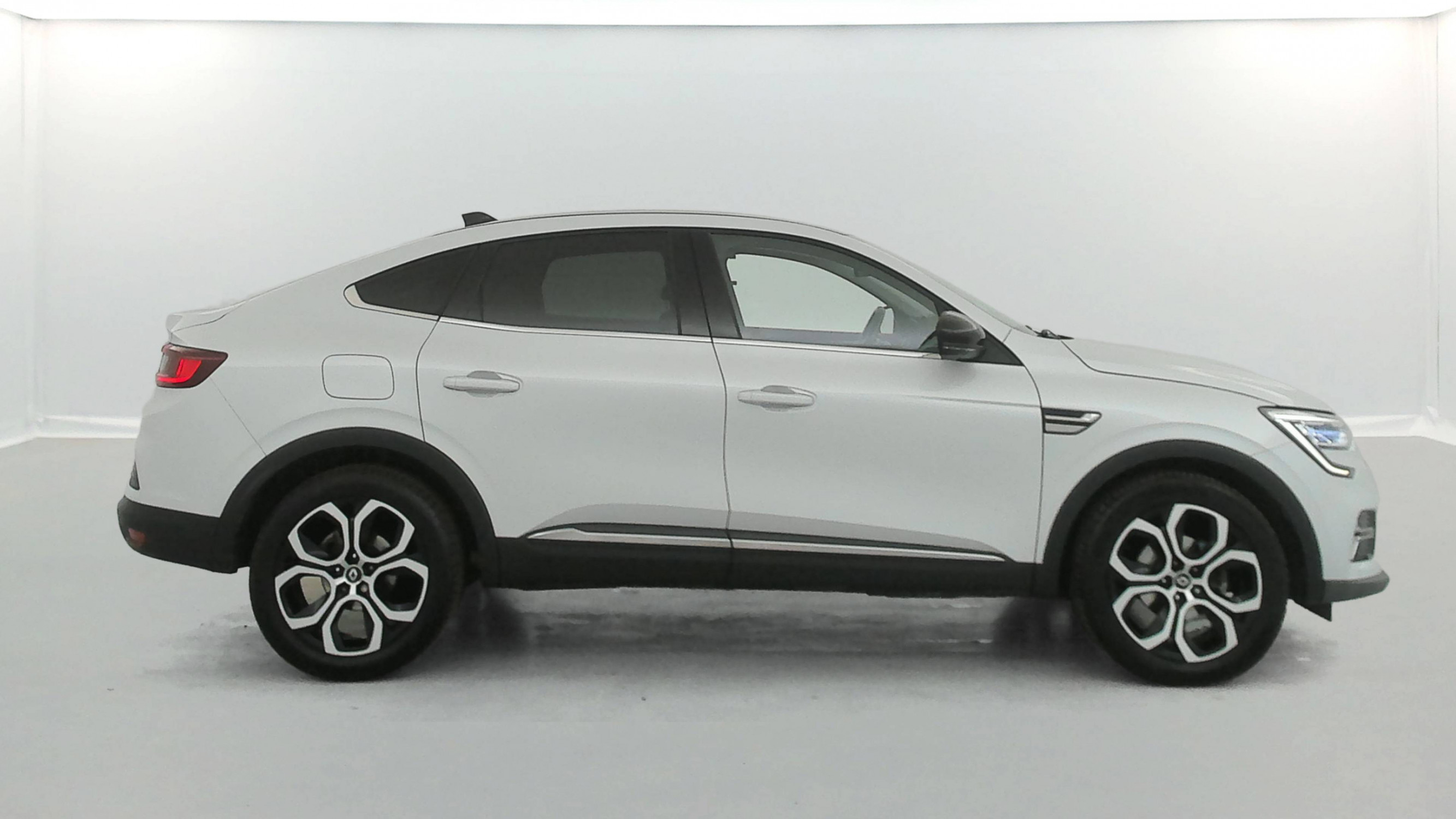 Vente en ligne Renault Arkana  TCe 140 EDC FAP - 21B au prix de 17 990 €
