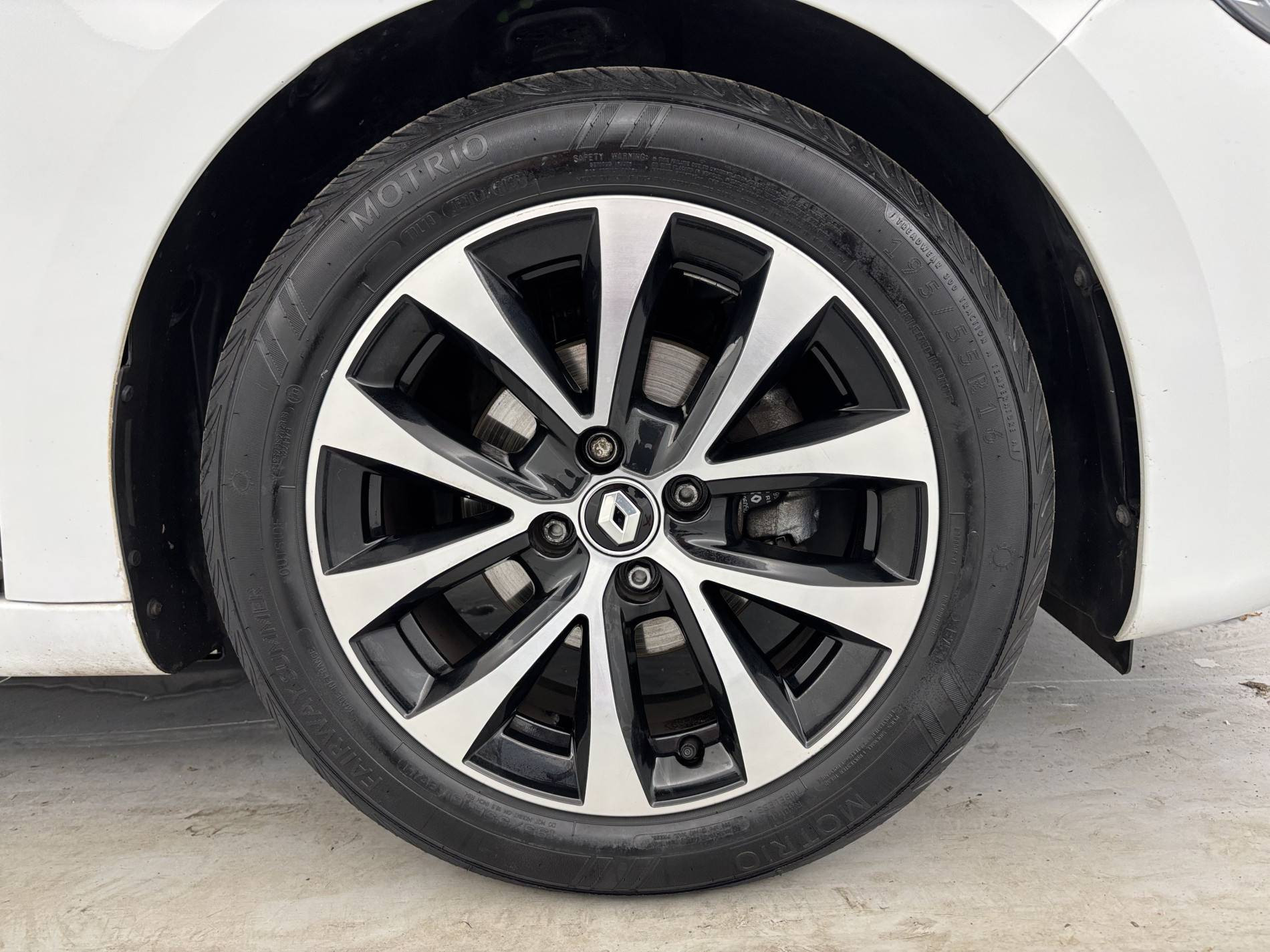 Vente en ligne Renault Clio 5 Clio TCe 90 au prix de 14 500 €