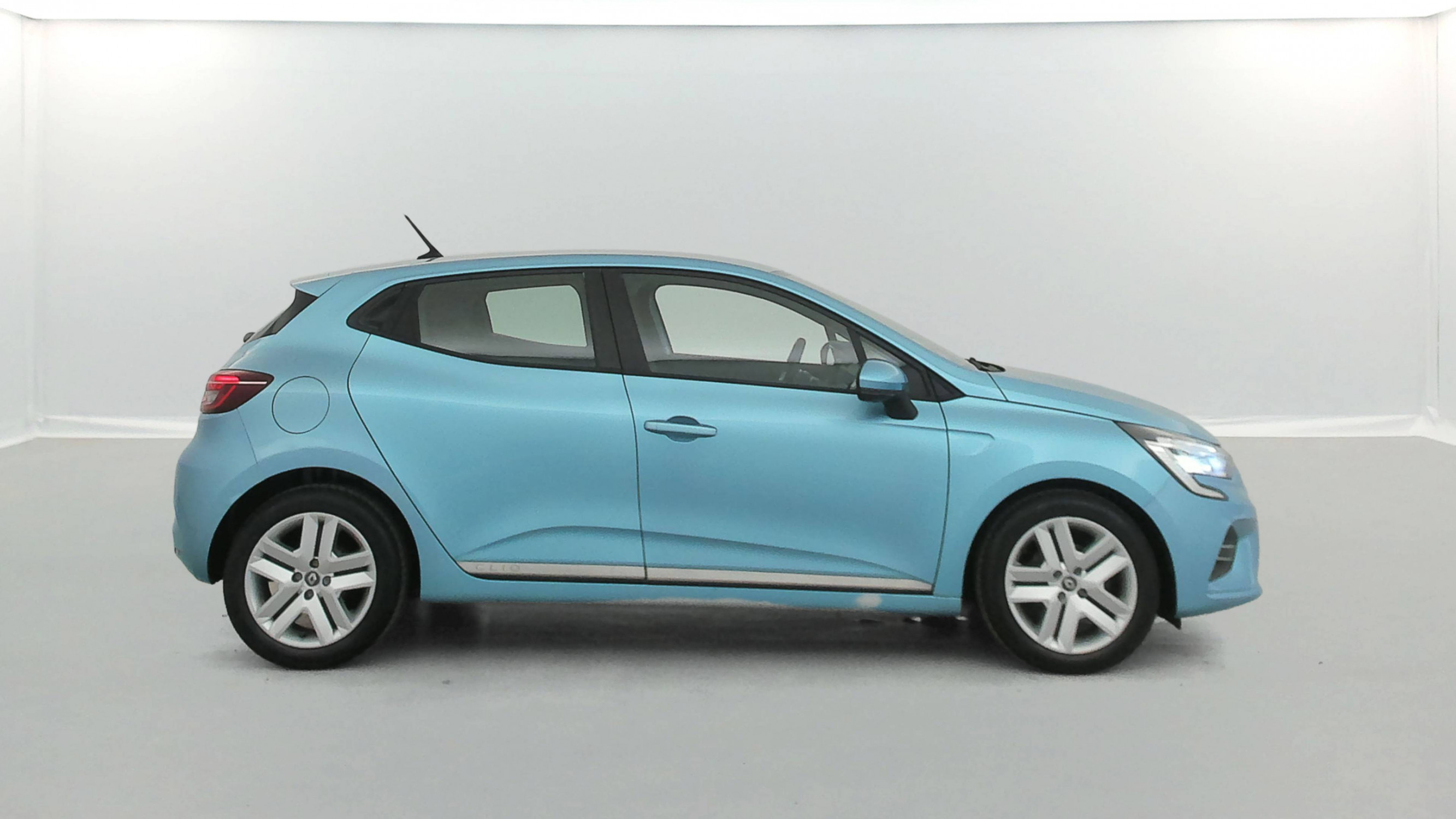 Vente en ligne Renault Clio 5 Clio TCe 100 au prix de 11 490 €