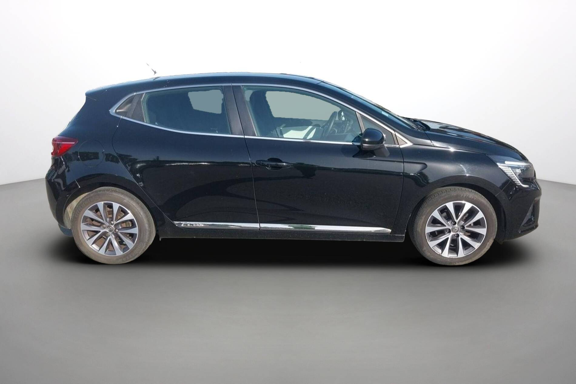 Vente en ligne Renault Clio 5 Clio TCe 90 - 21 au prix de 13 490 €