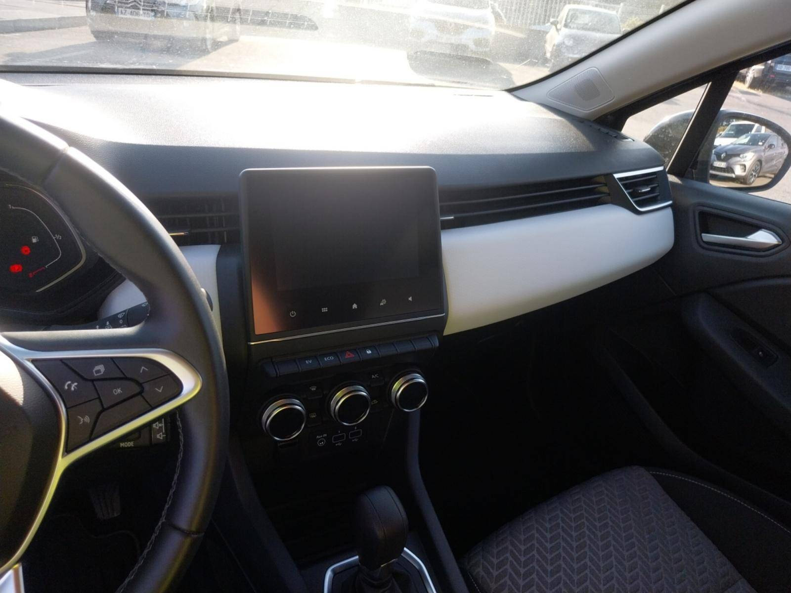 Vente en ligne Renault Clio 5 Clio E-Tech full hybrid 145 au prix de 16 140 €
