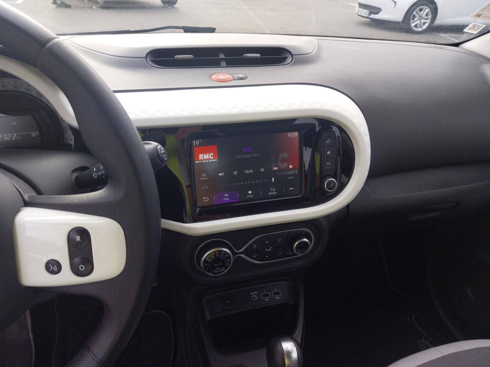 Vente en ligne Renault Twingo Electrique Twingo III E-Tech au prix de 12 990 €