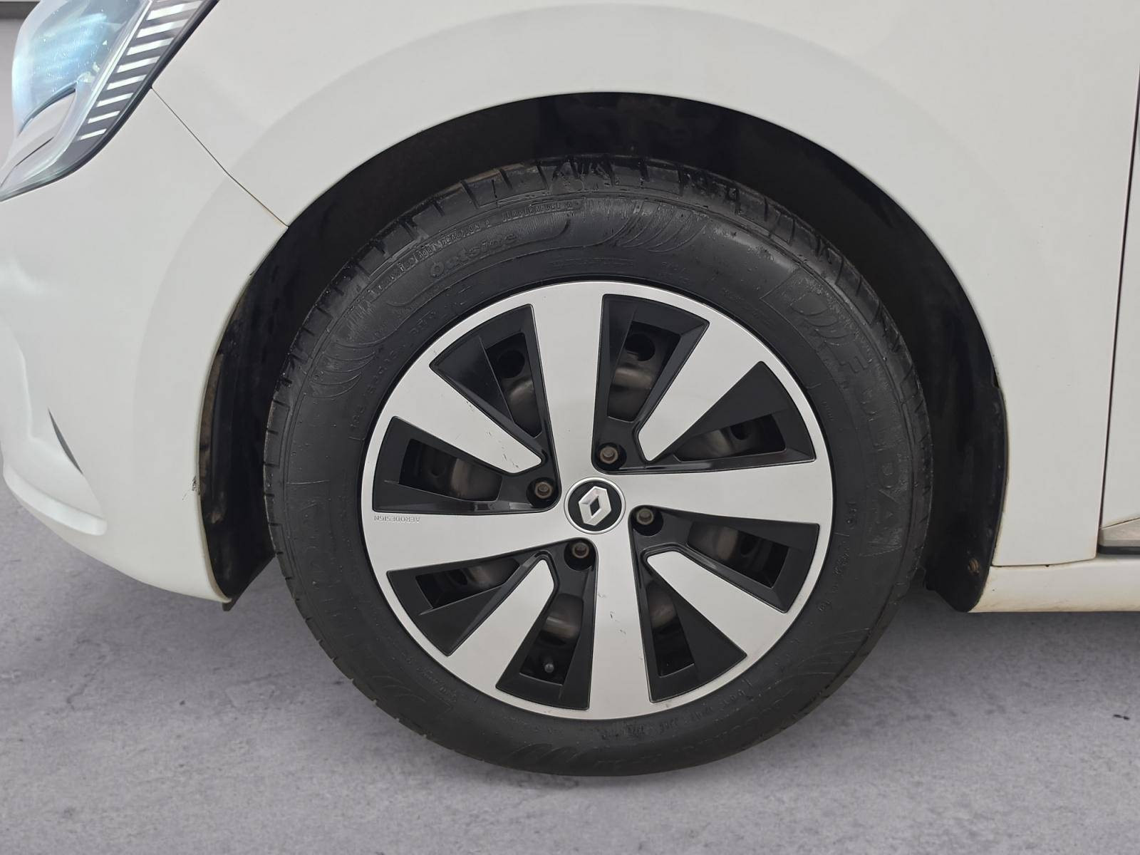 Vente en ligne Renault Clio 5 Clio TCe 90 au prix de 13 890 €