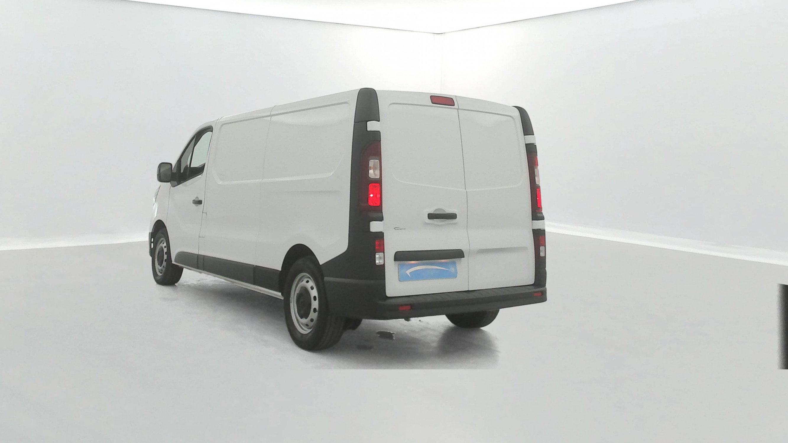 Vente en ligne Renault Trafic 3 Fourgon TRAFIC FGN L2H1 3000 KG BLUE DCI 130 au prix de 23 490 €