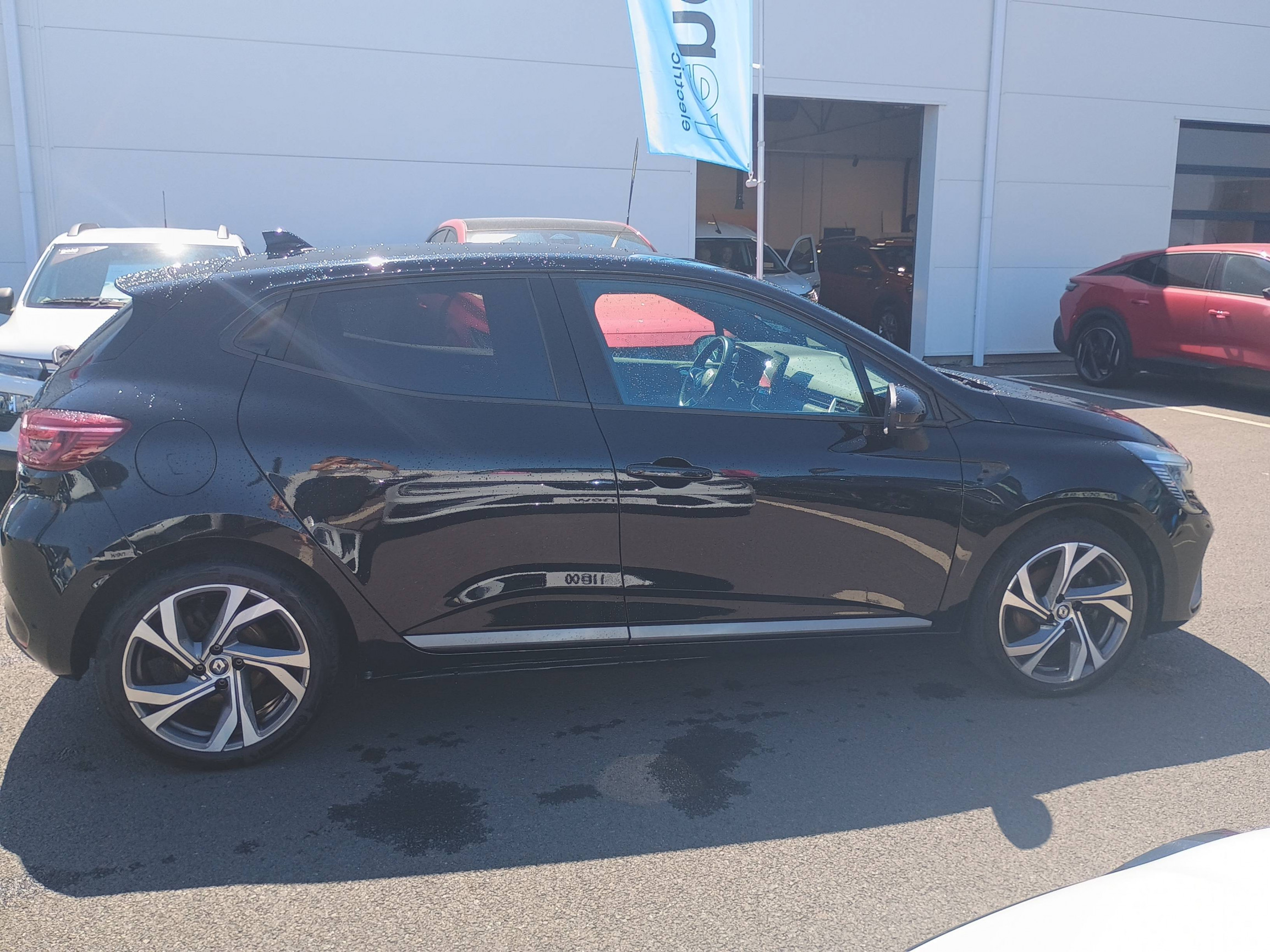 Vente en ligne Renault Clio 5 Clio TCe 140 au prix de 17 800 €