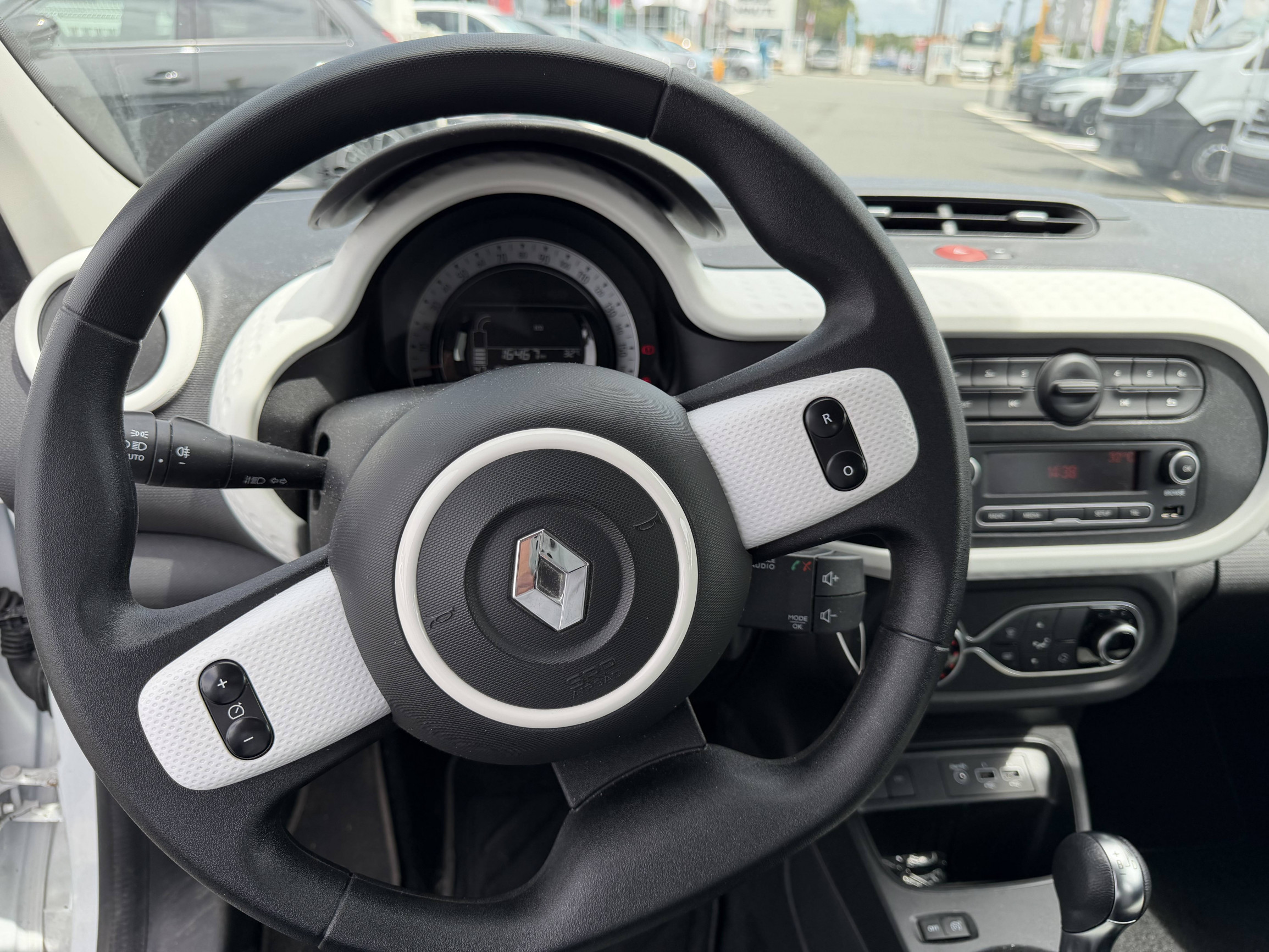Vente en ligne Renault Twingo Electrique Twingo III E-Tech au prix de 11 490 €