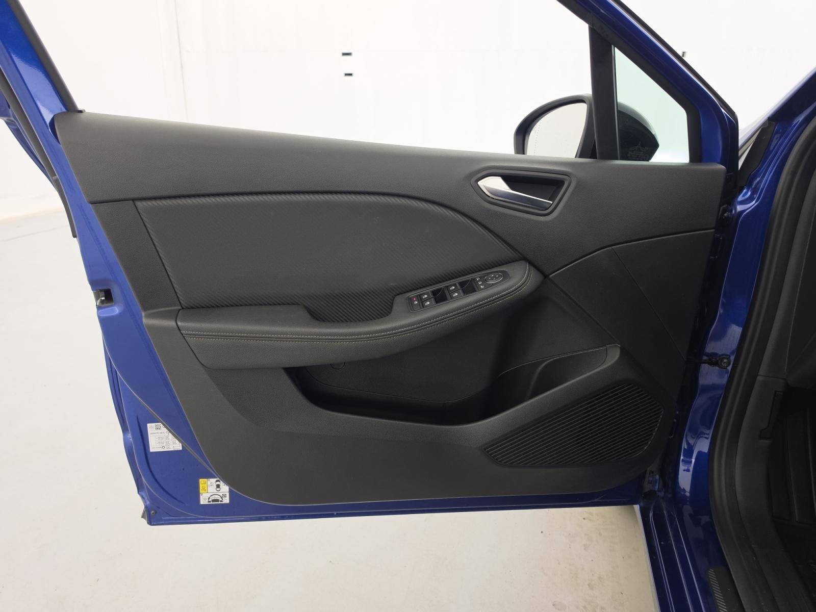 Vente en ligne Renault Clio 5 Clio E-Tech full hybrid 145 au prix de 17 890 €