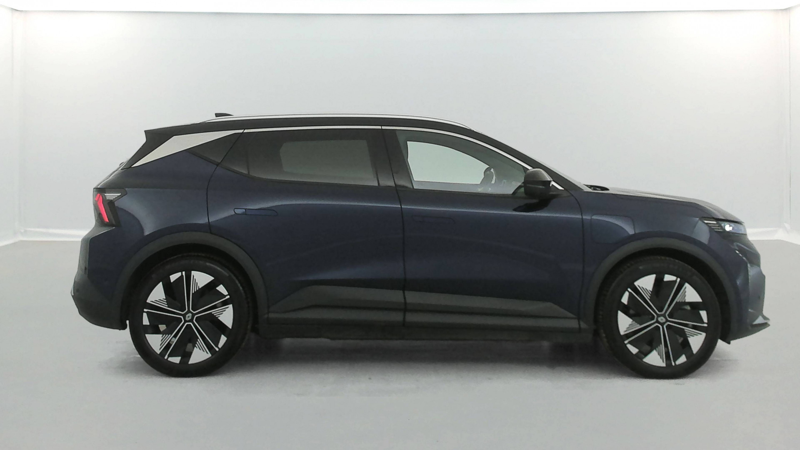 Vente en ligne Renault Scenic E-Tech Scenic E-Tech électrique 220 ch grande autonomie au prix de 36 991 €