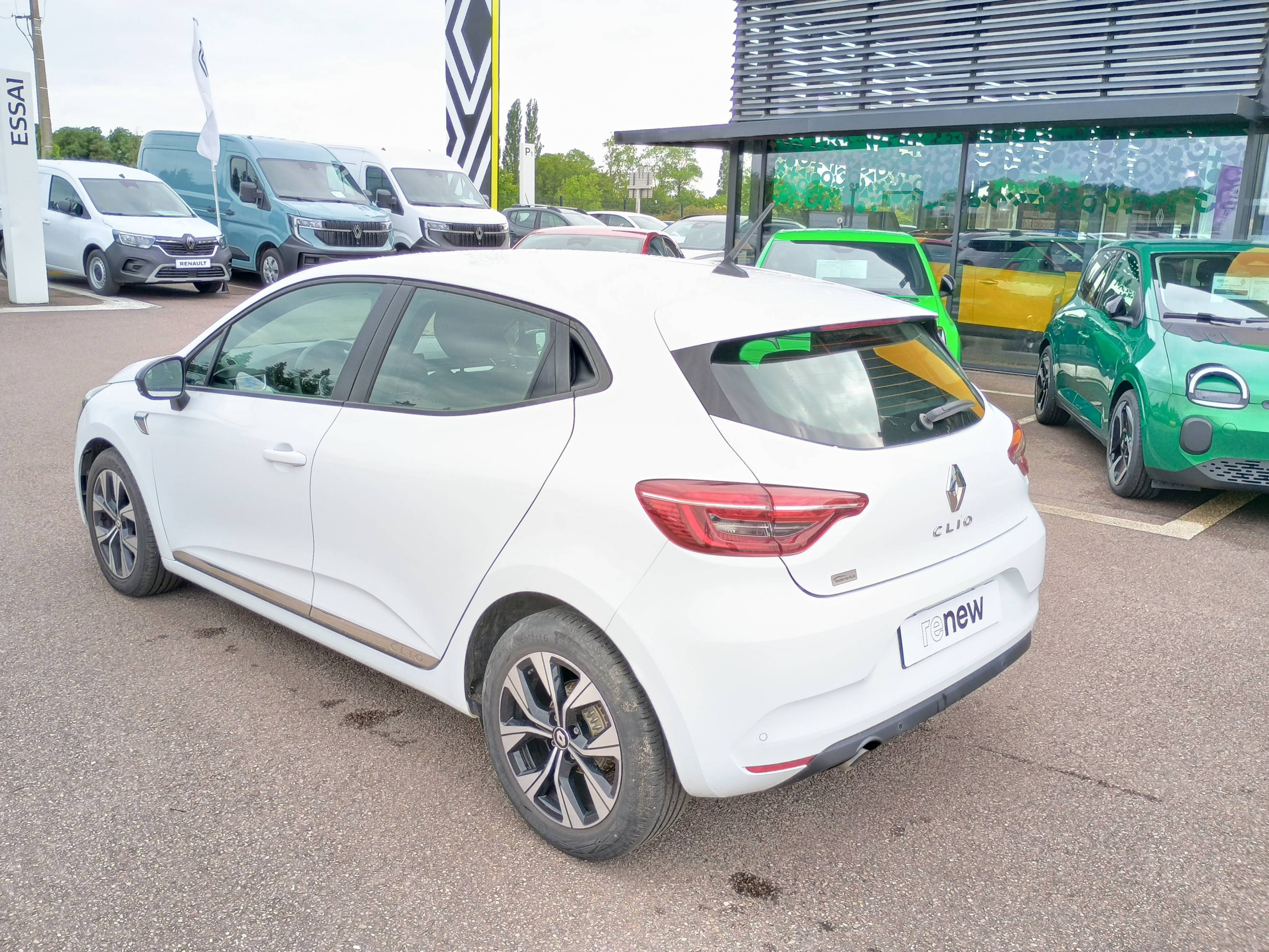 Vente en ligne Renault Clio 5 Clio TCe 90 - 21N au prix de 14 490 €