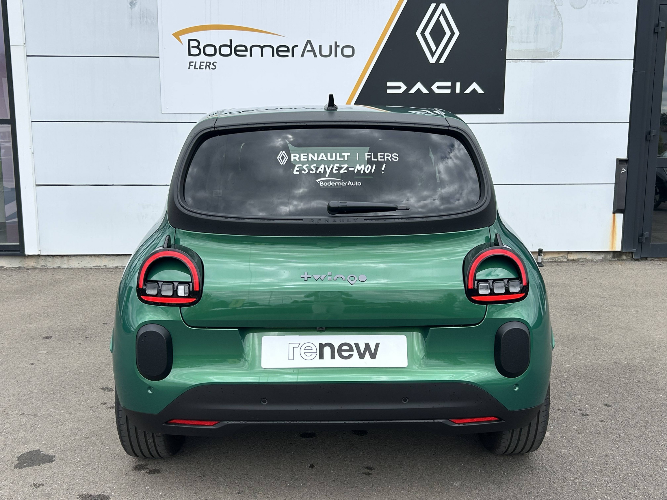 Vente en ligne Renault Twingo Electrique  80 ch autonomie urbaine au prix de 18 360 €