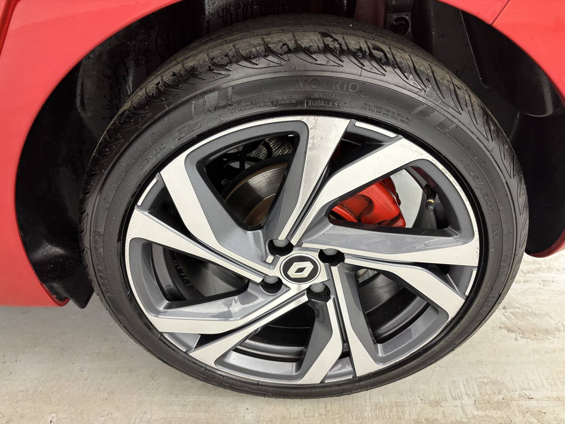 Vente en ligne Renault Clio 5 Clio E-Tech 140 - 21N au prix de 18 390 €