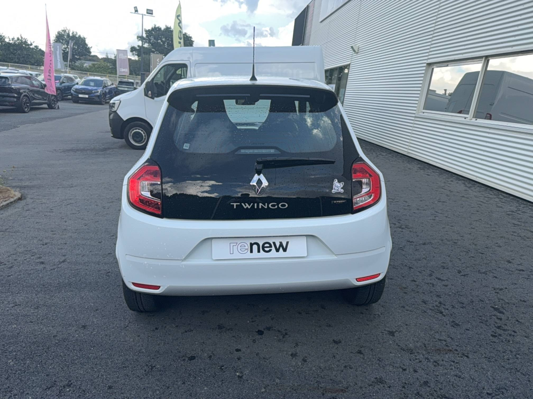 Vente en ligne Renault Twingo Electrique Twingo III E-Tech au prix de 12 990 €