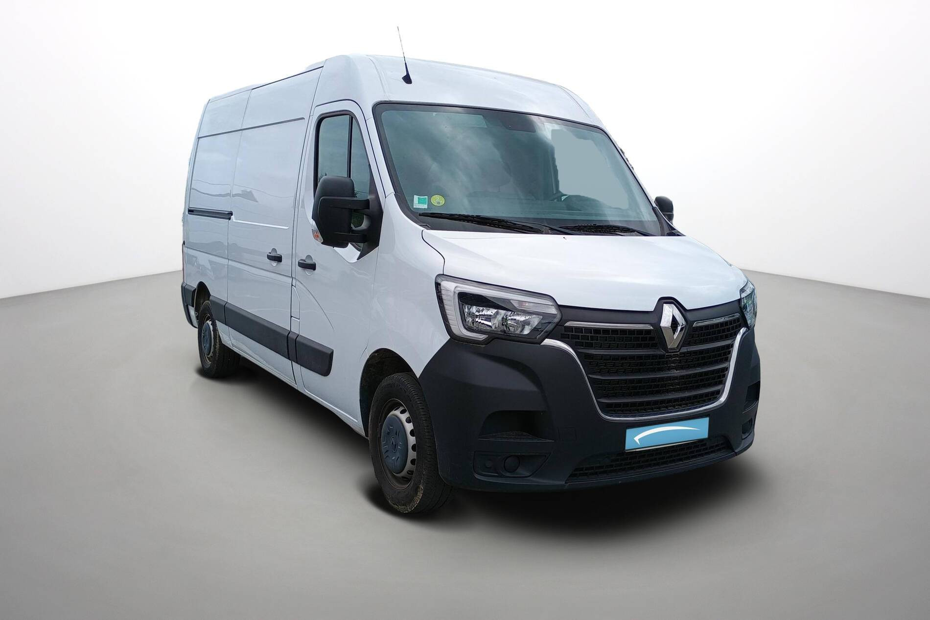 Vente en ligne Renault Master Fourgon MASTER FGN TRAC F3500 L2H2 BLUE DCI 135 au prix de 22 980 €