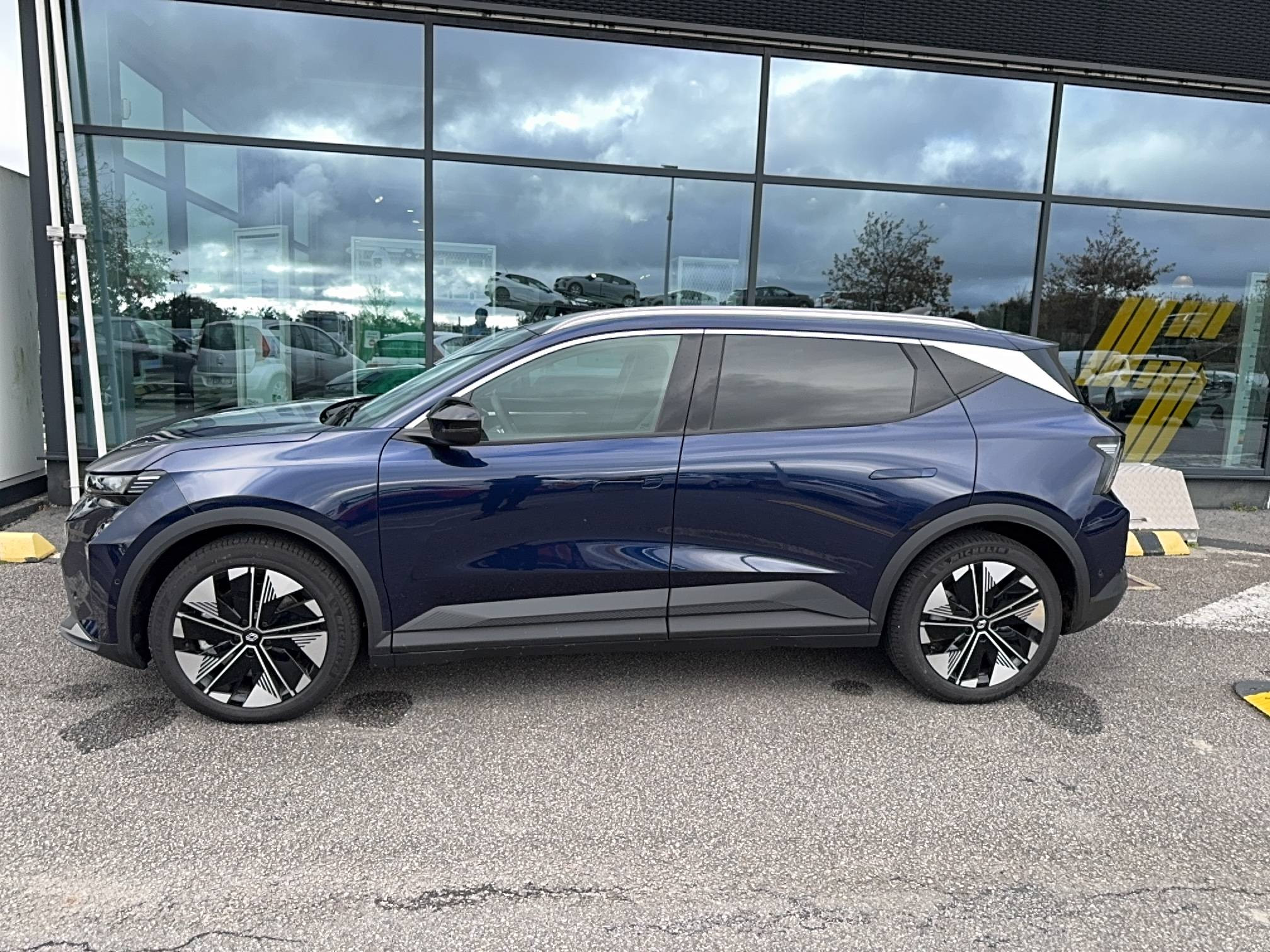 Vente en ligne Renault Scenic E-Tech  220 ch grande autonomie au prix de 44 290 €