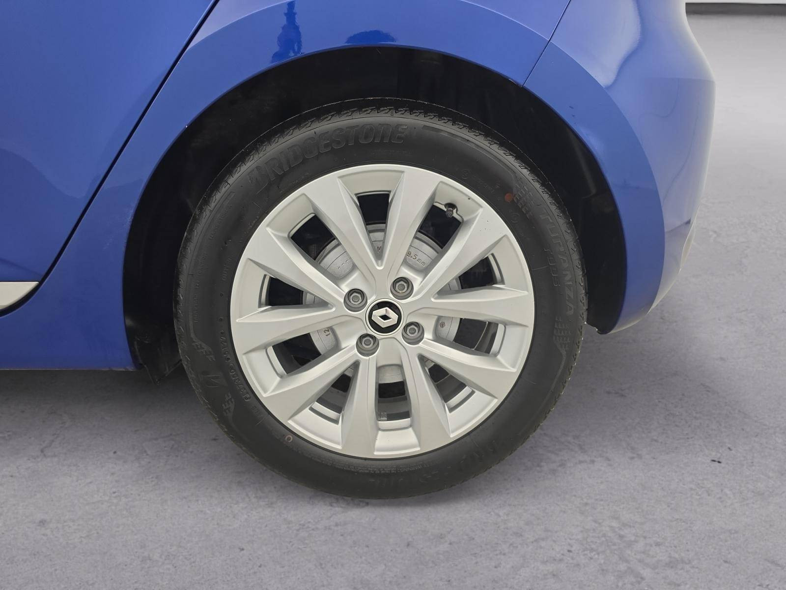 Vente en ligne Renault Clio 5 Clio E-Tech full hybrid 145 au prix de 16 990 €