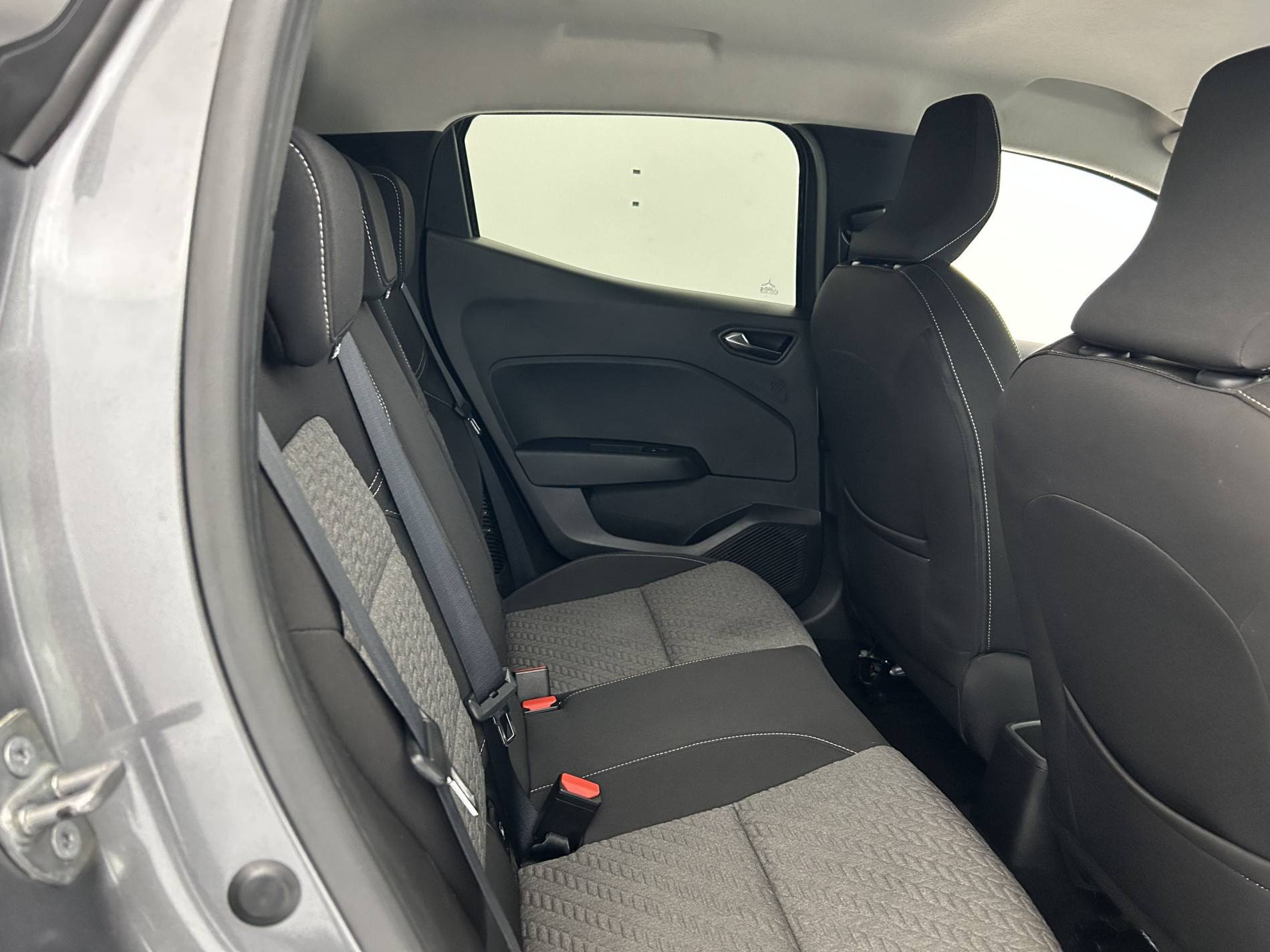 Vente en ligne Renault Clio 5 Clio E-Tech full hybrid 145 au prix de 17 390 €