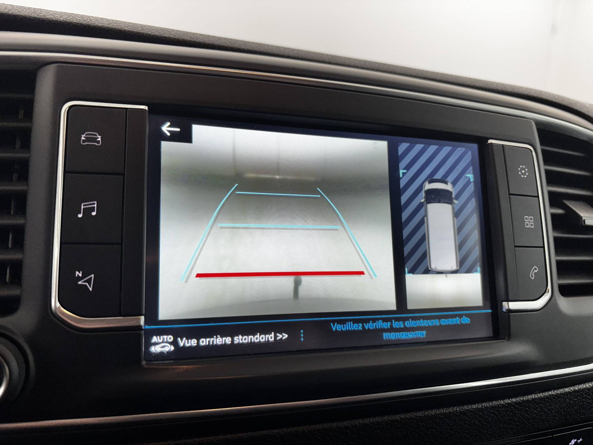 Vente en ligne Peugeot Expert Cabine Approfondie EXPERT CA STANDARD BLUEHDI 180 S&S EAT8 au prix de 28 790 €