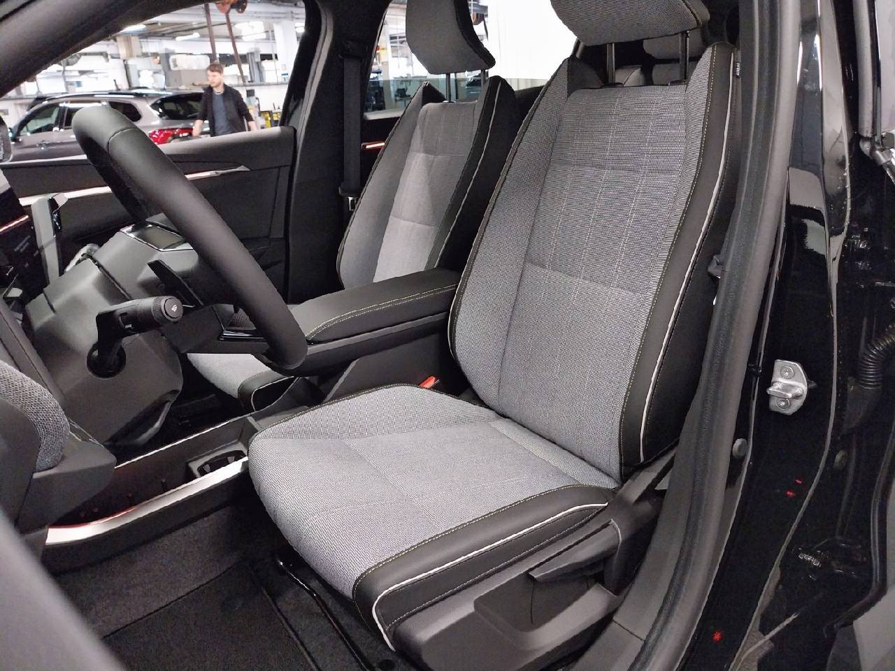 Vente en ligne Renault Scenic E-Tech Scenic E-Tech électrique 220 ch grande autonomie au prix de 1 300 €