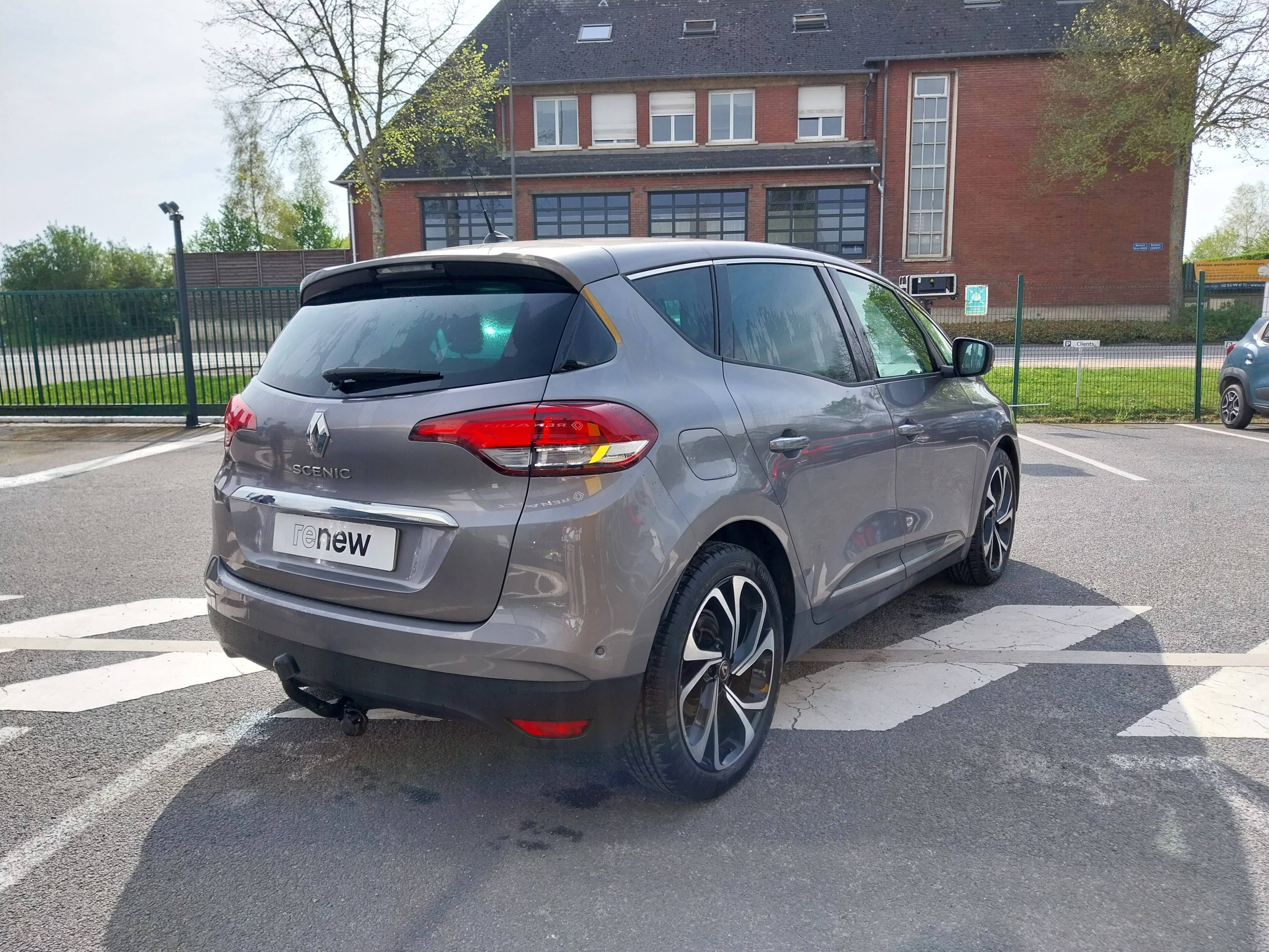 Vente en ligne Renault Scenic 4 Scenic Blue dCi 150 au prix de 14 990 €