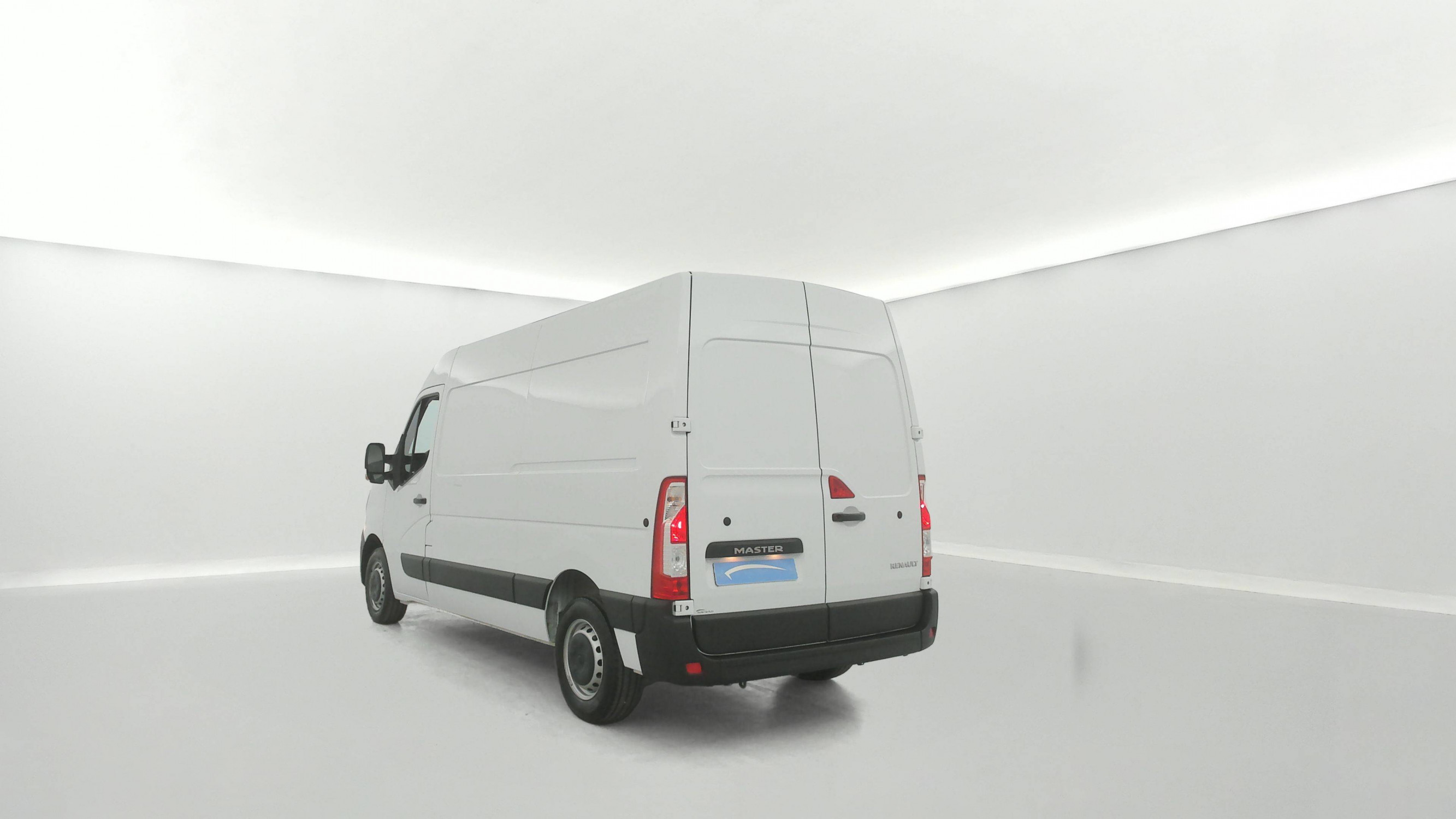 Vente en ligne Renault Master Fourgon MASTER FGN TRAC F3500 L2H2 BLUE DCI 135 au prix de 25 999 €