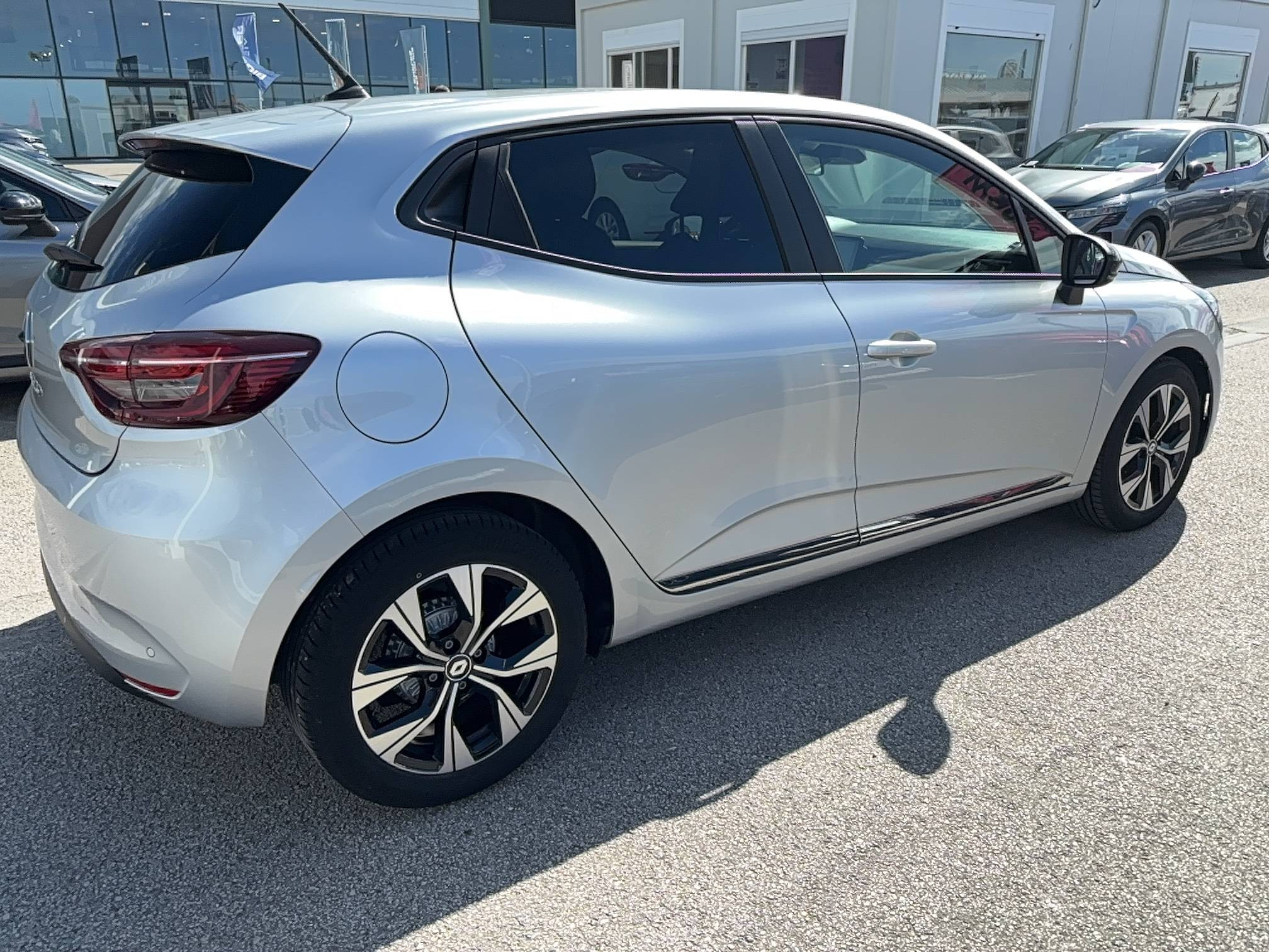 Vente en ligne Renault Clio 5 Clio TCe 90 au prix de 14 290 €
