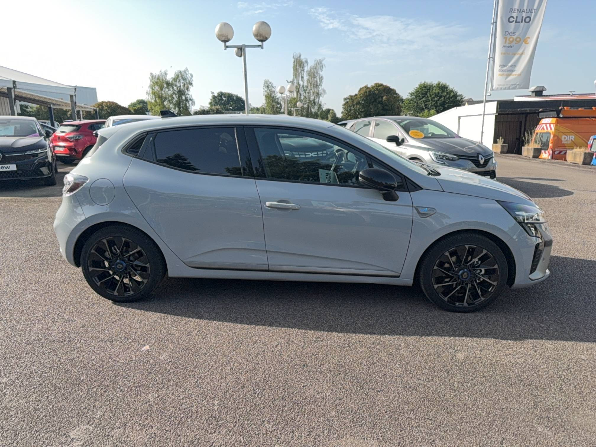 Vente en ligne Renault Clio 5 Clio E-Tech full hybrid 145 ch GSR2 au prix de 22 990 €